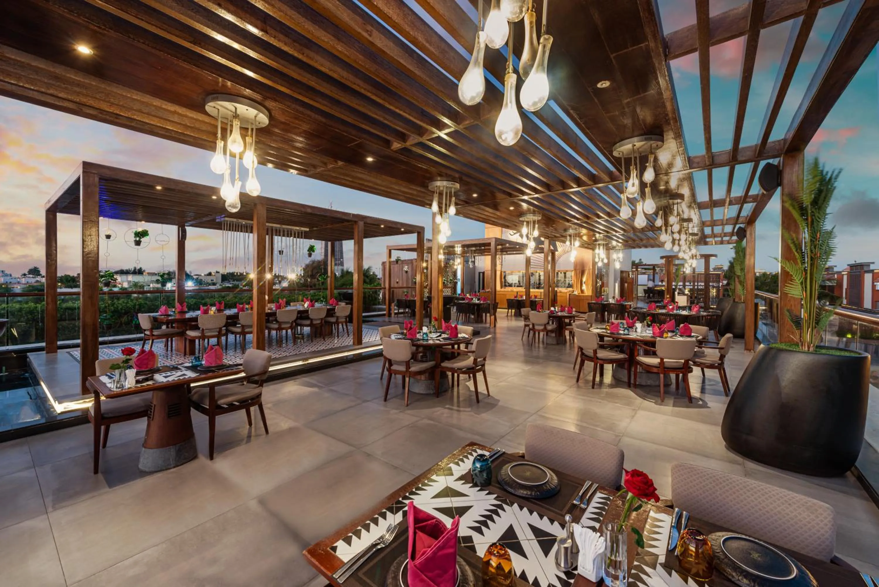 Restaurant/places to eat in Narcissus Obhur Resort & Spa