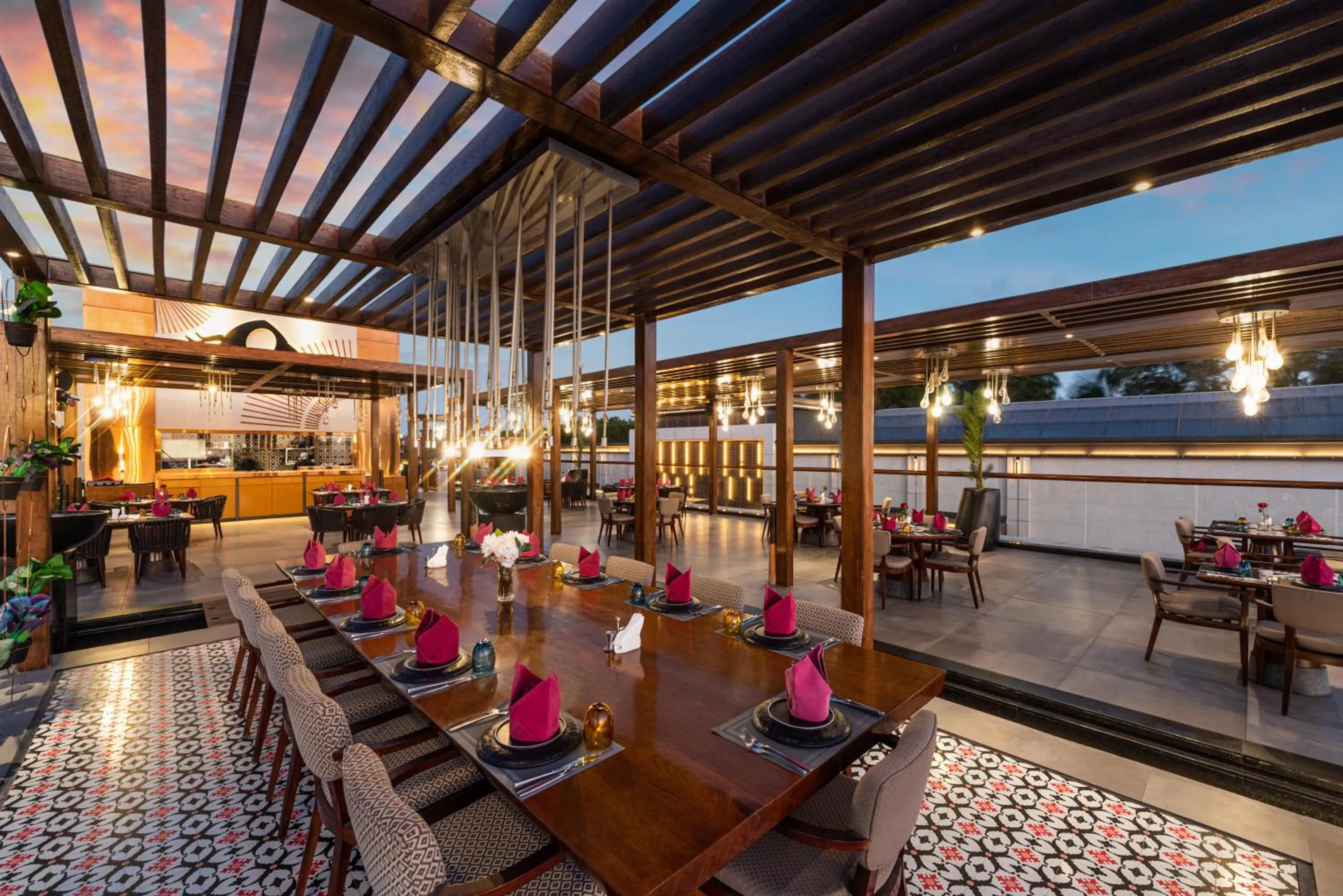 Restaurant/places to eat in Narcissus Obhur Resort & Spa