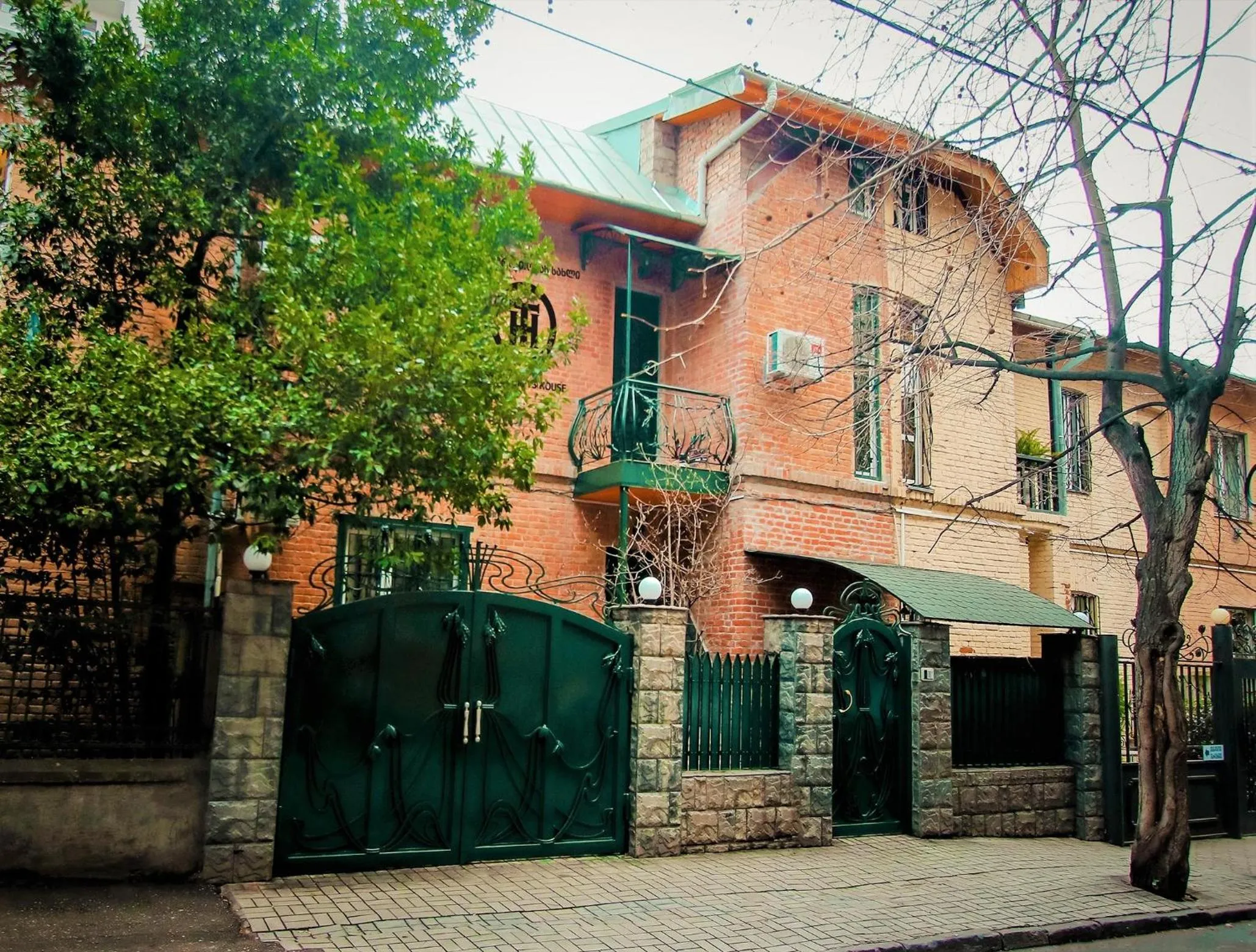 Property building in Hotel Toma's House