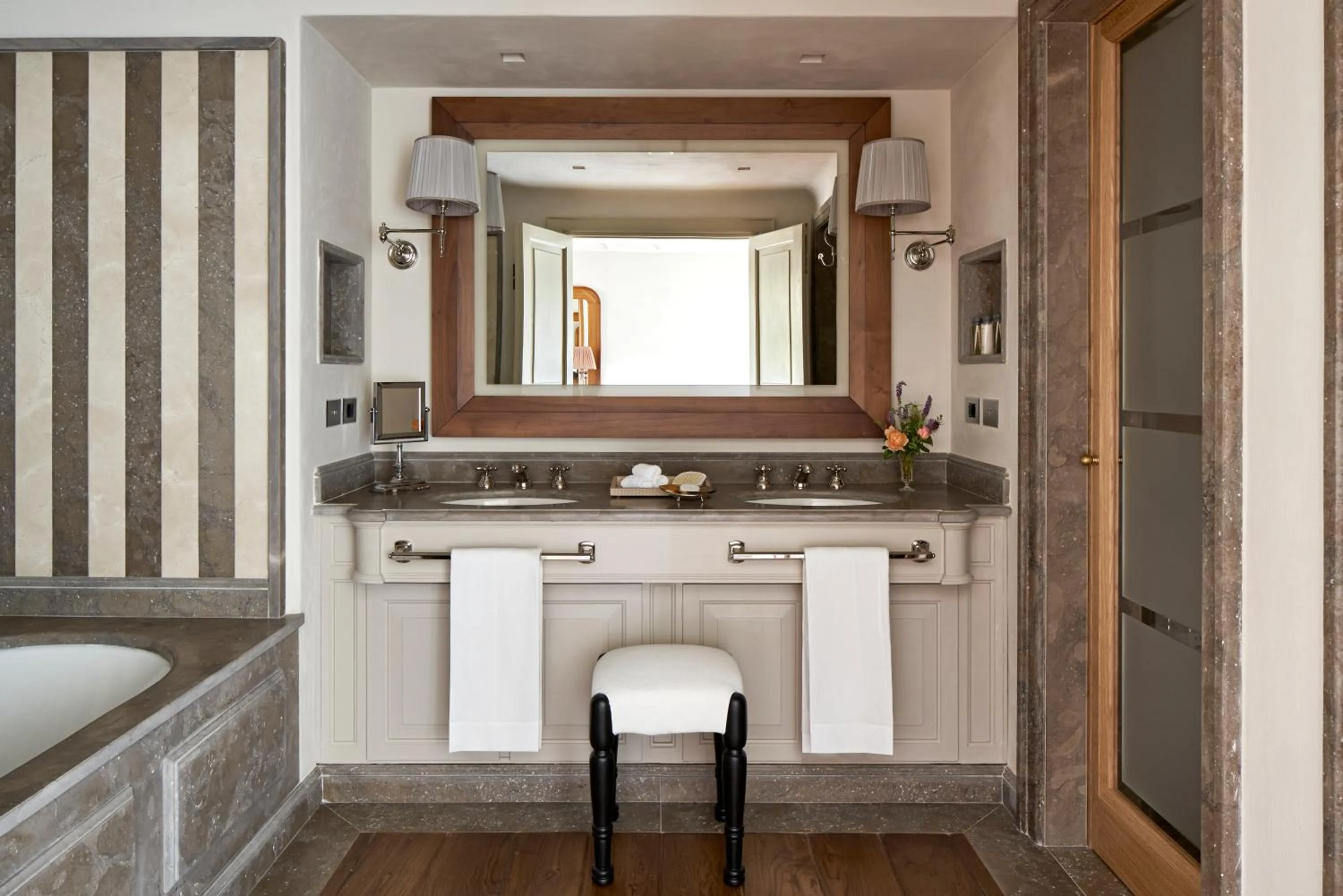 Bathroom in Rosewood Castiglion del Bosco