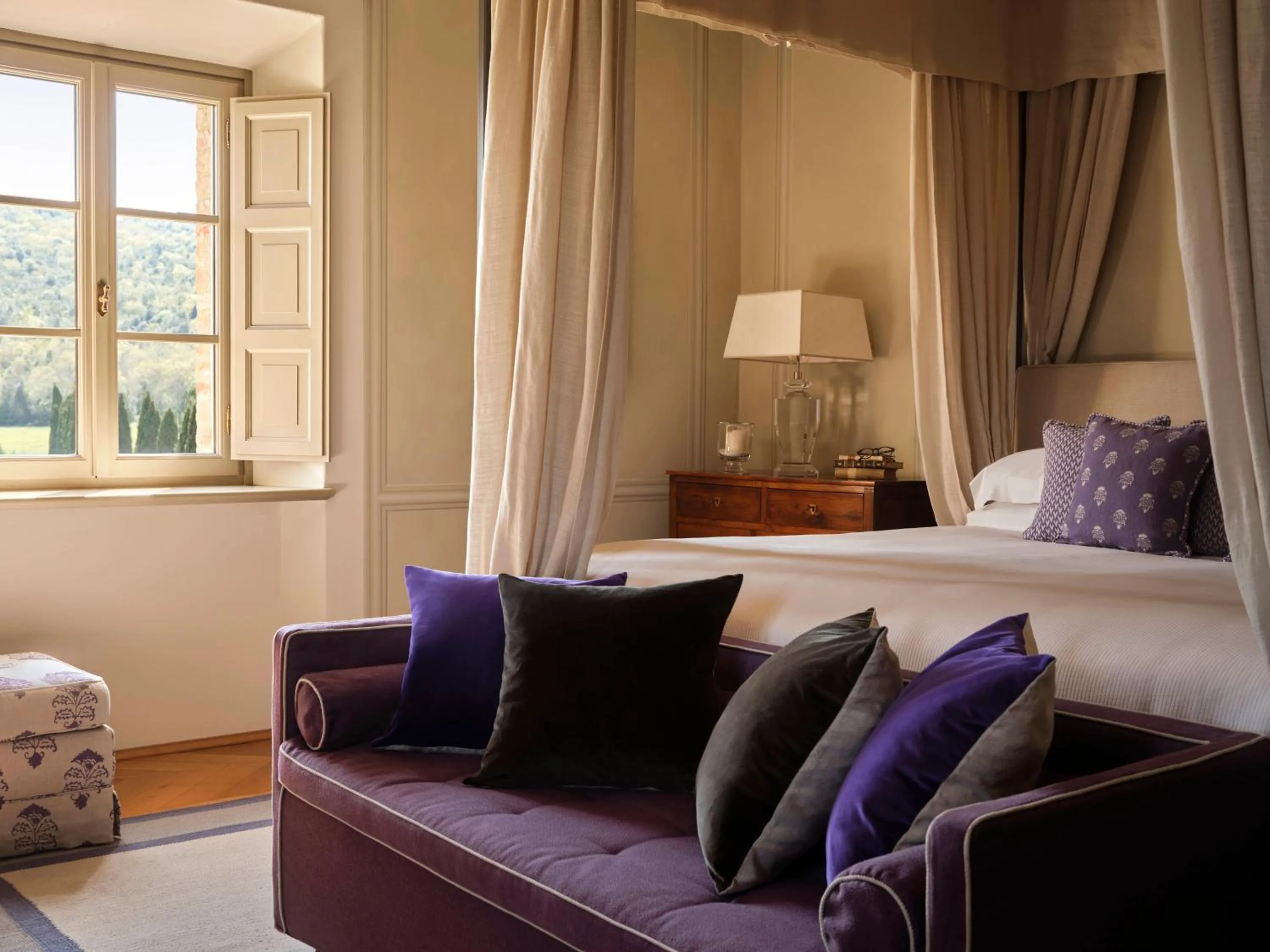 Bedroom, Bed in Rosewood Castiglion del Bosco