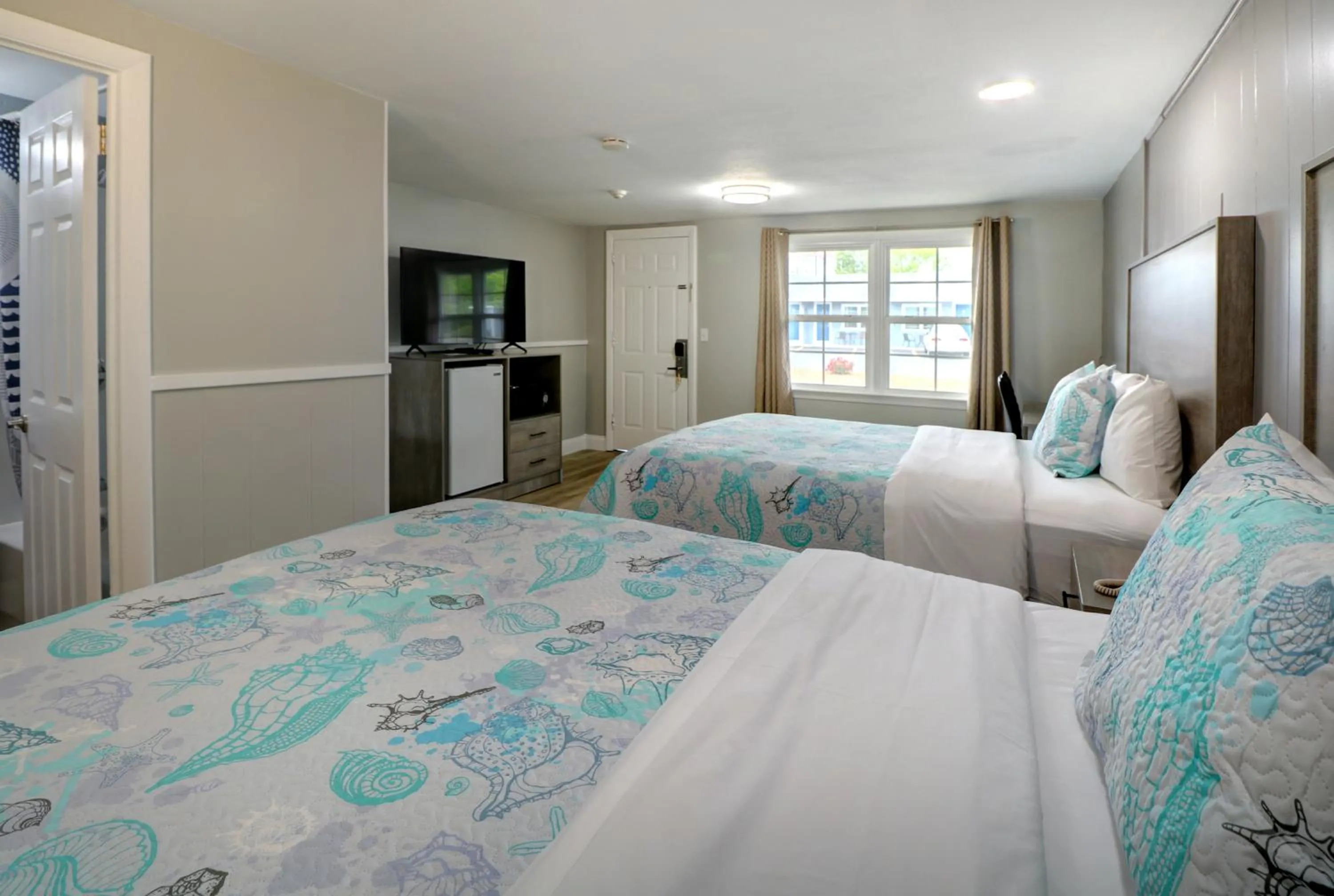 Bed in Windrift Motel