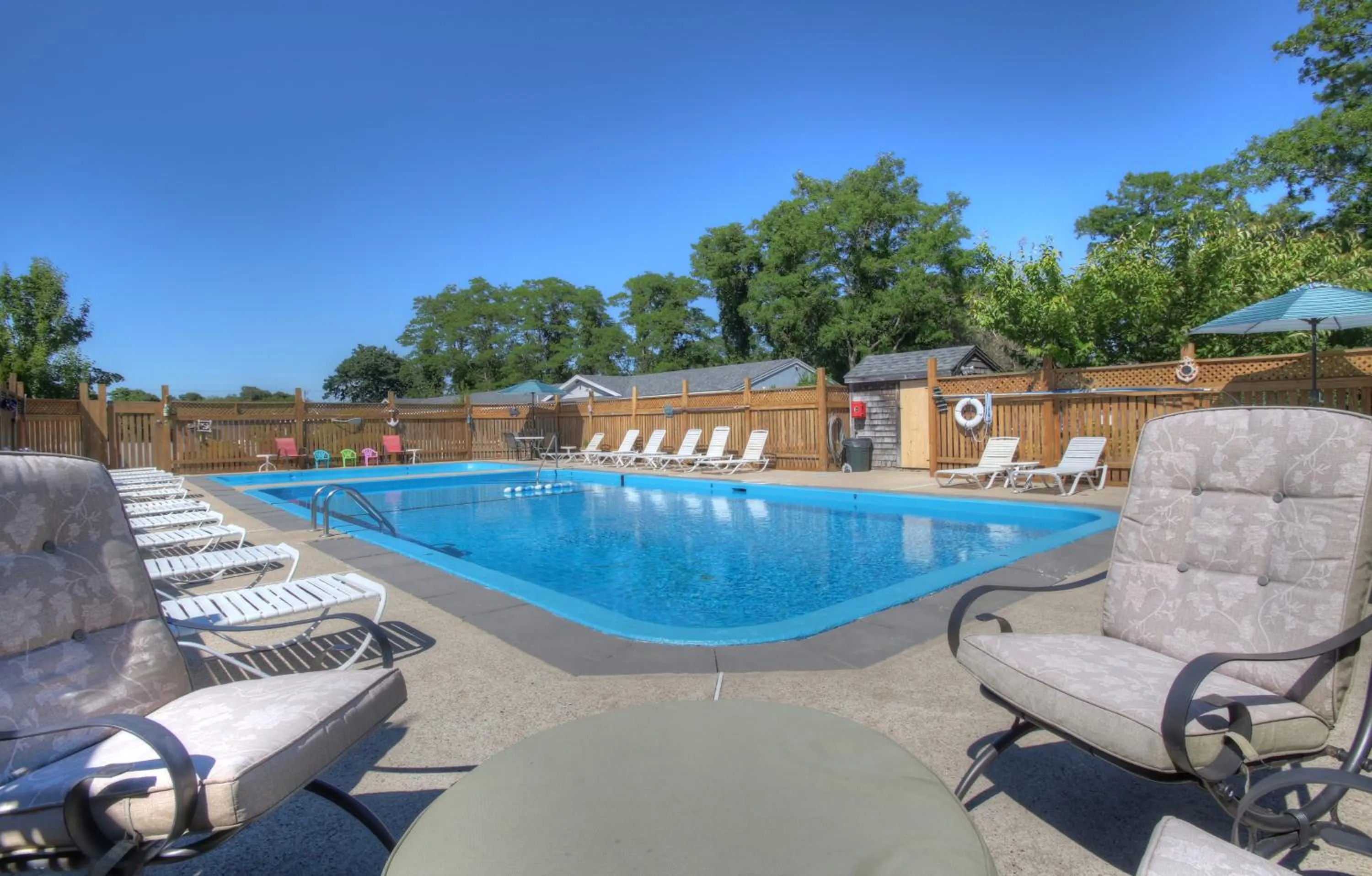Swimming pool in Windrift Motel