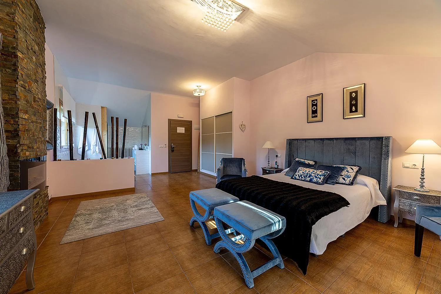 Photo of the whole room, Bed in Hospedería Casa Martell