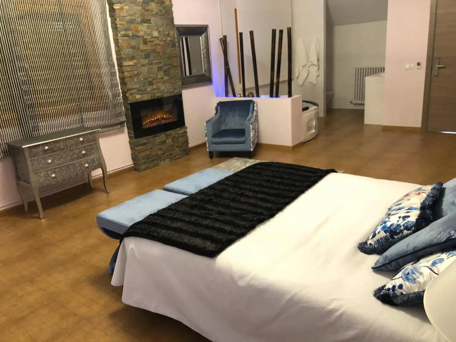 Photo of the whole room, Bed in Hospedería Casa Martell