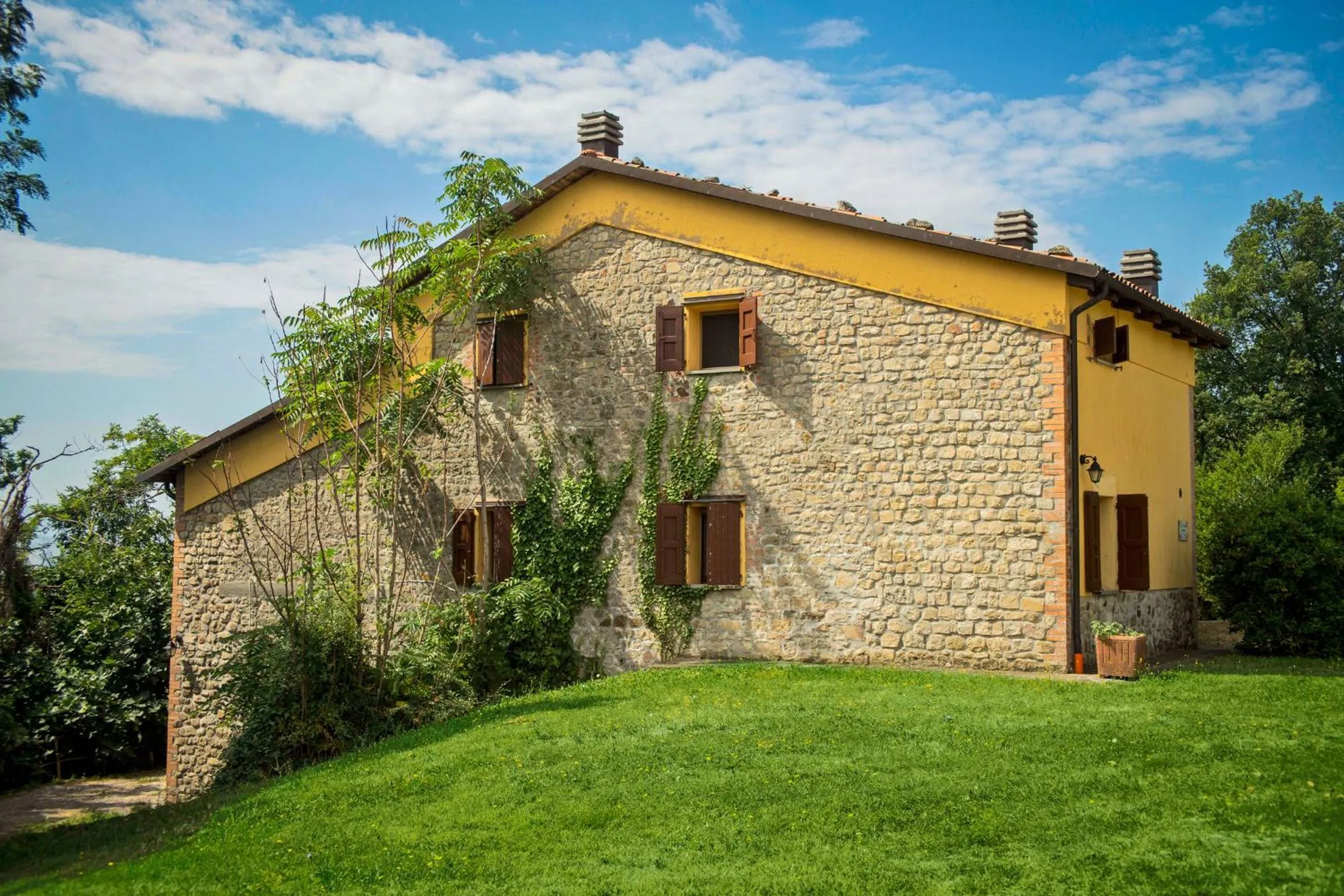 Property building in Villaggio Della Salute Più