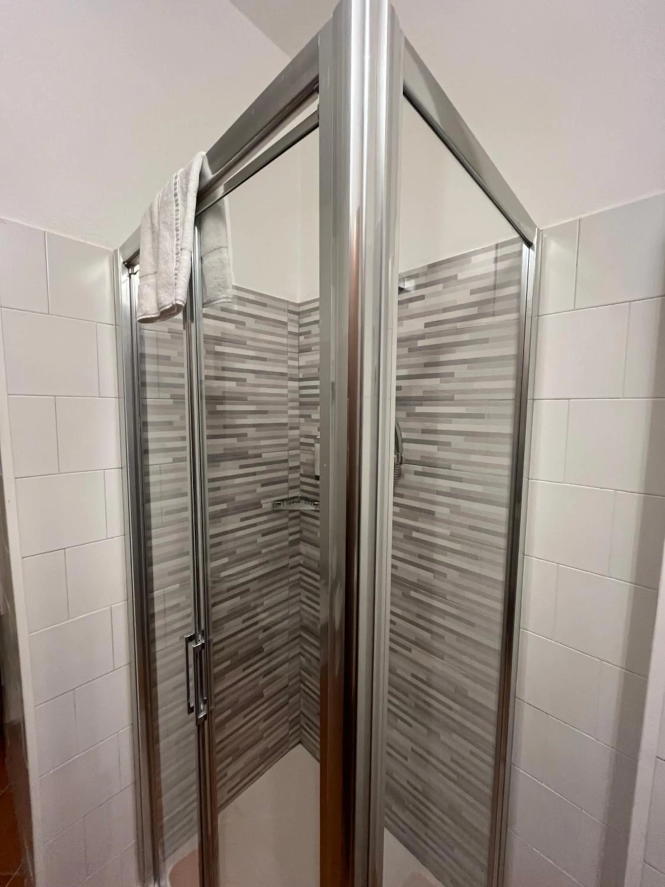 Shower in Villaggio Della Salute Più