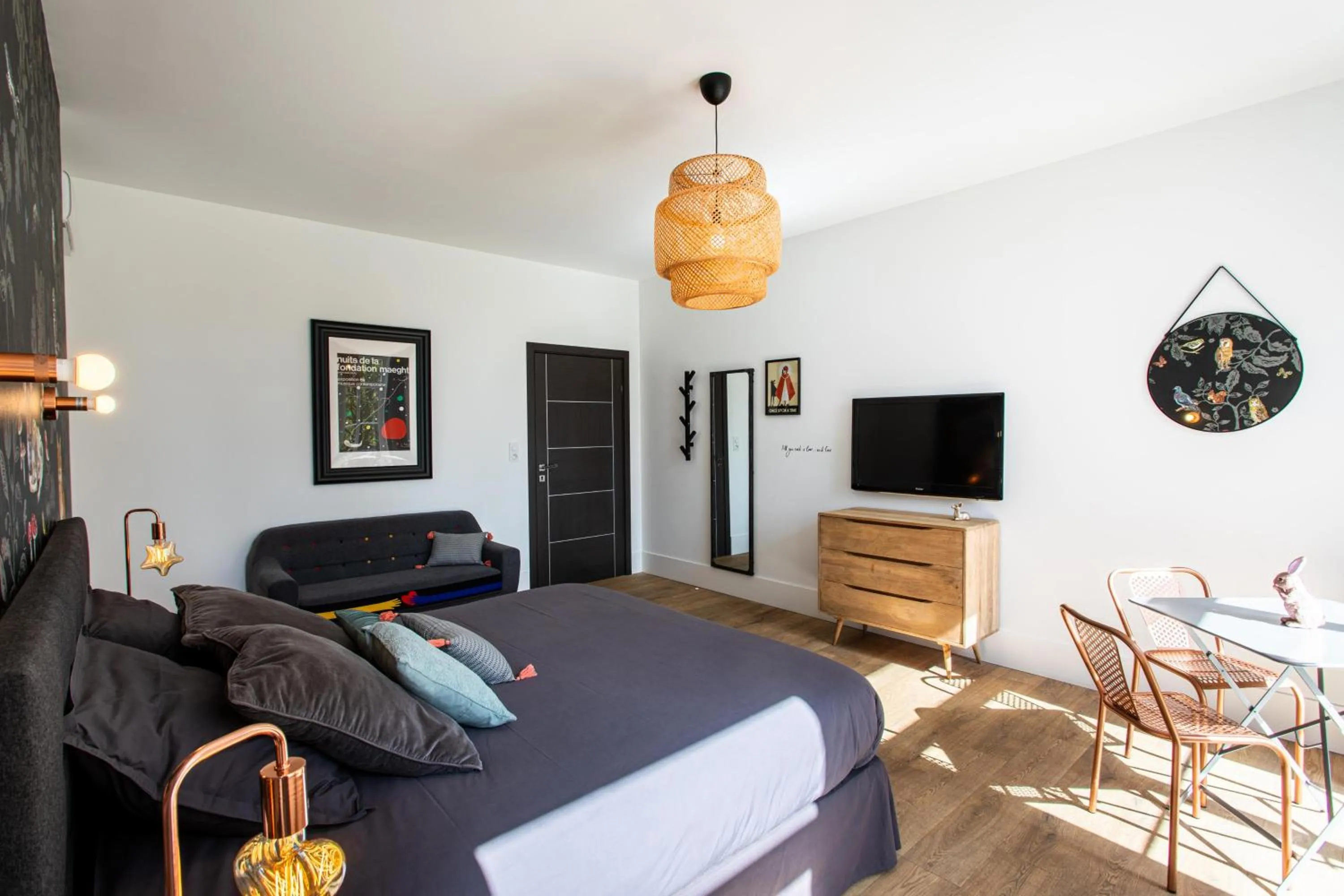 TV and multimedia, Bed in Le 49 Côté Parc & SPA