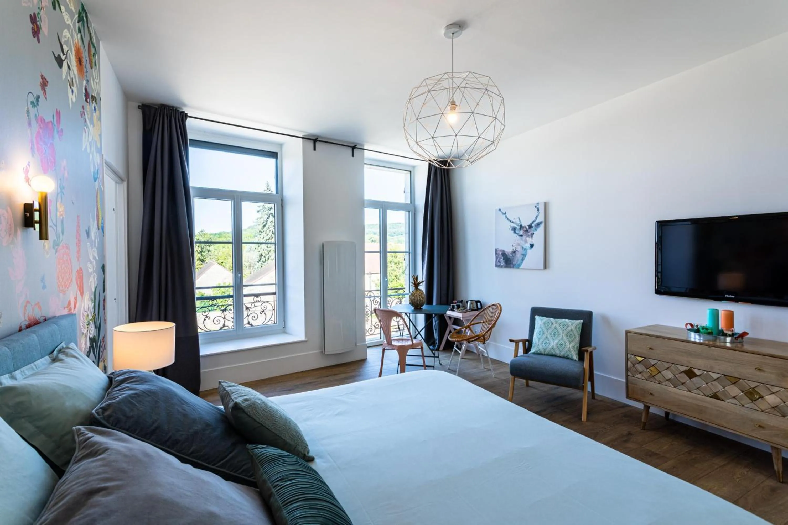 Bathroom, Bed in Le 49 Côté Parc & SPA