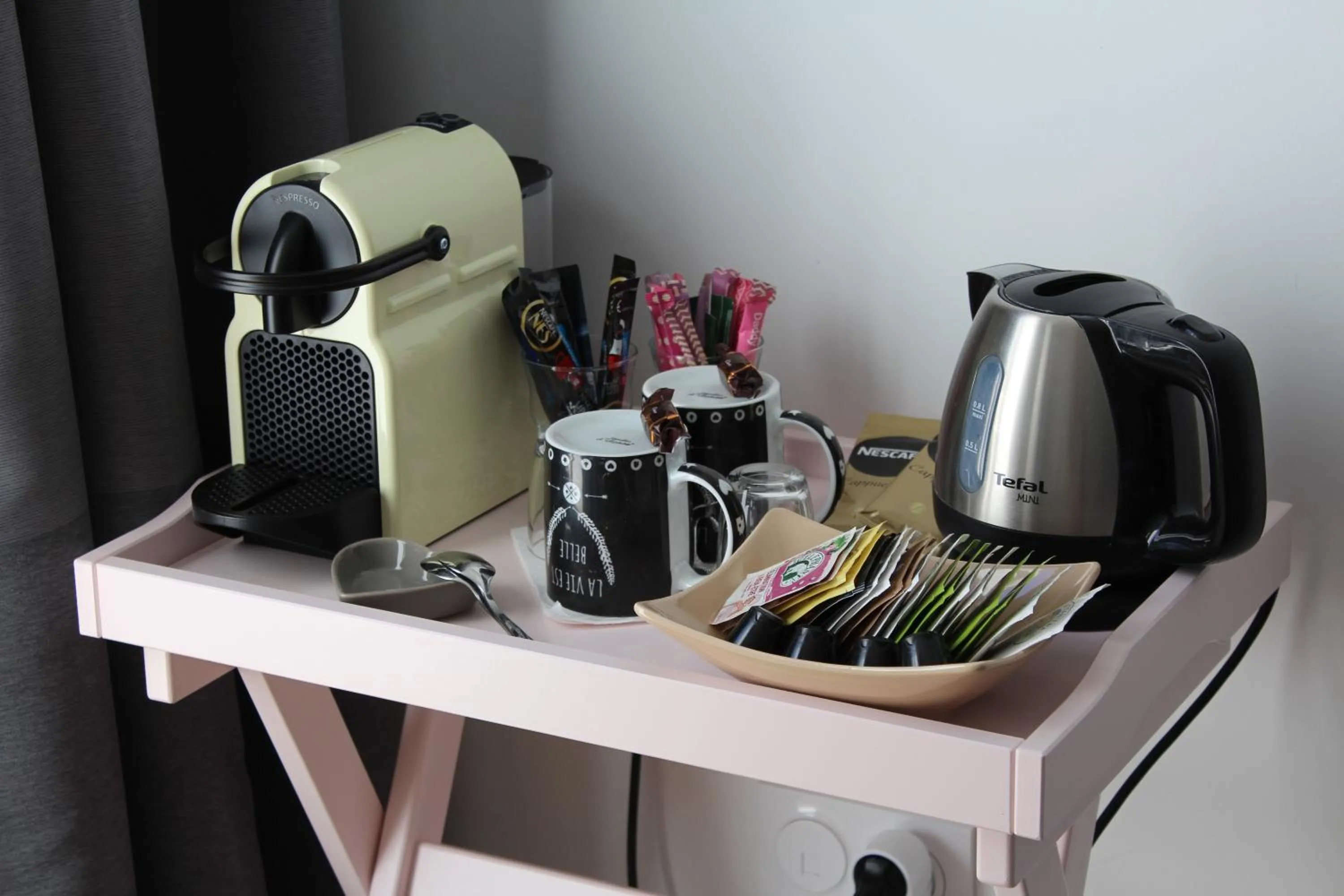 Coffee/tea facilities in Le 49 Côté Parc & SPA