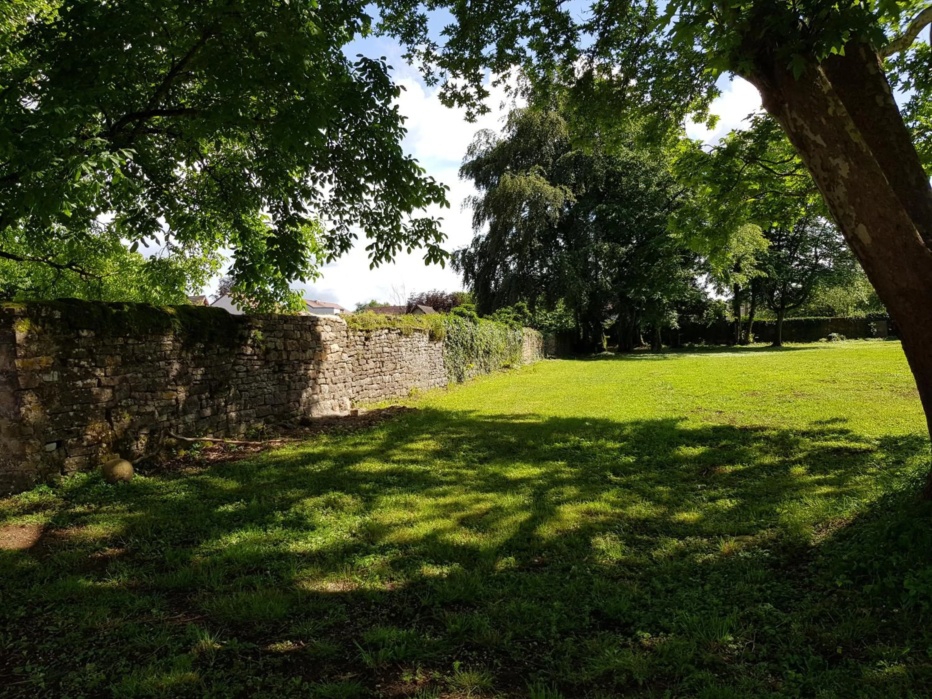 Garden in Le 49 Côté Parc & SPA