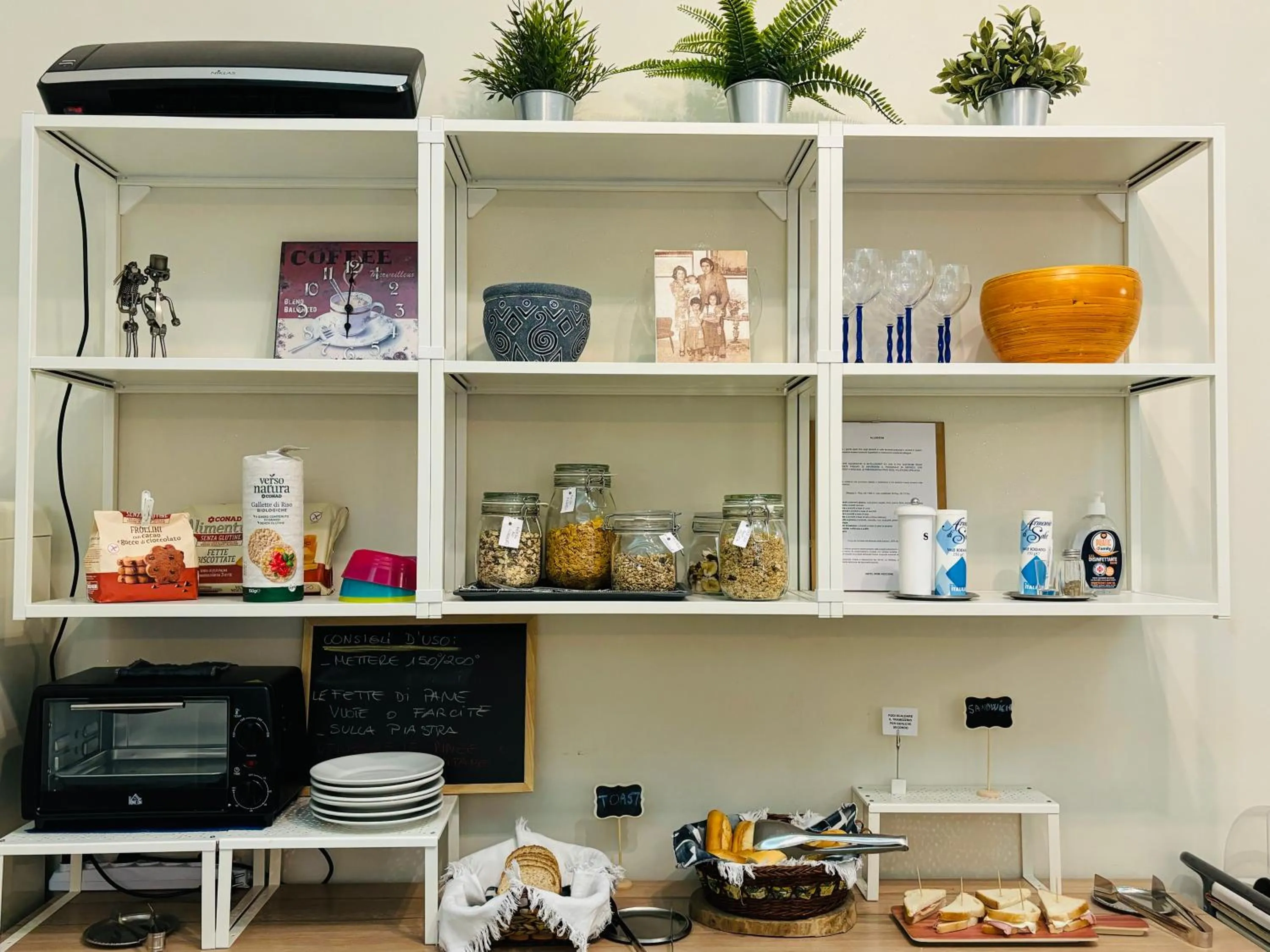 Breakfast in Hotel Iride Apartments & Rooms- ideale per famiglie e coppie