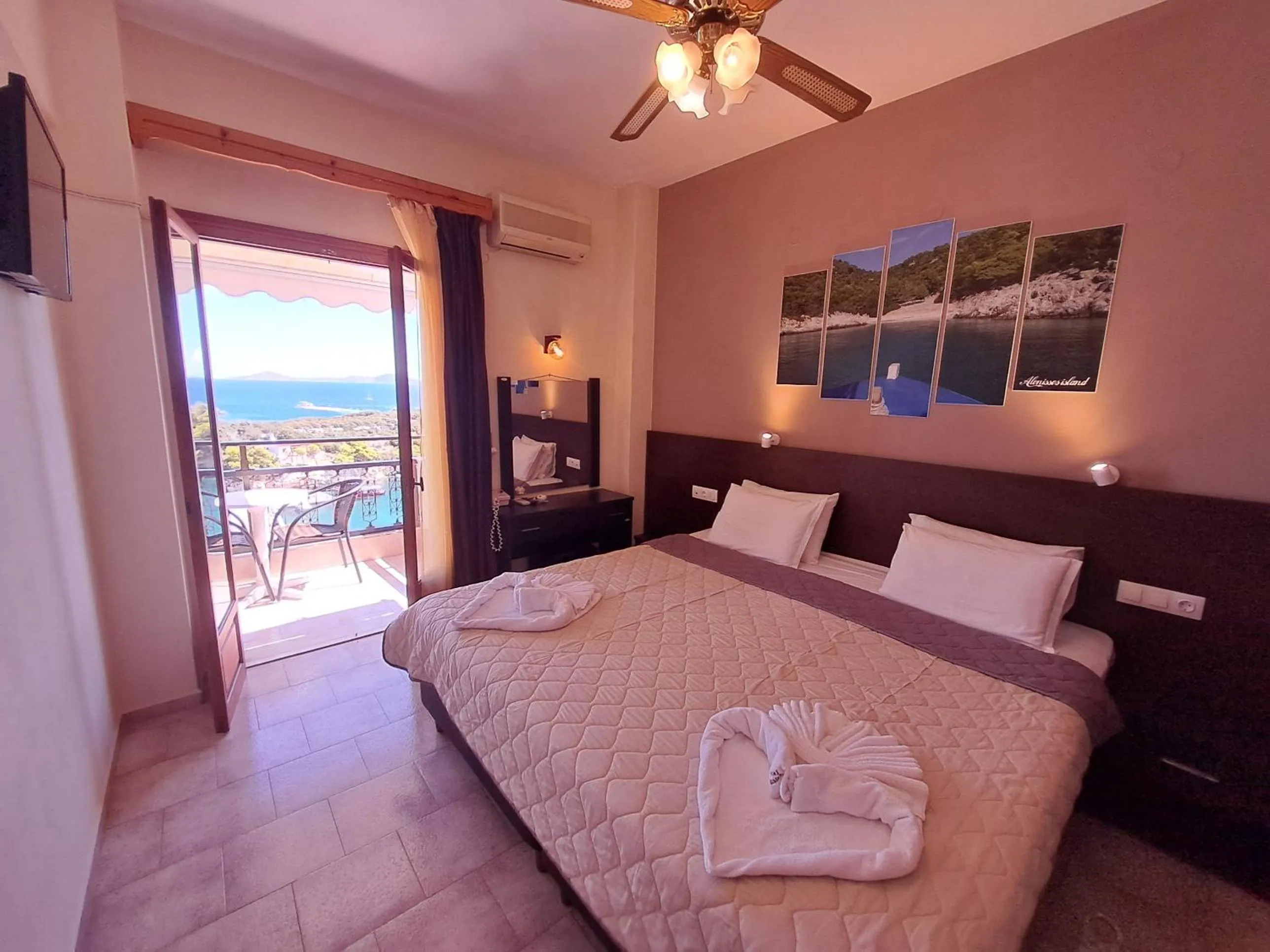 Bedroom, Bed in Gorgona Hotel