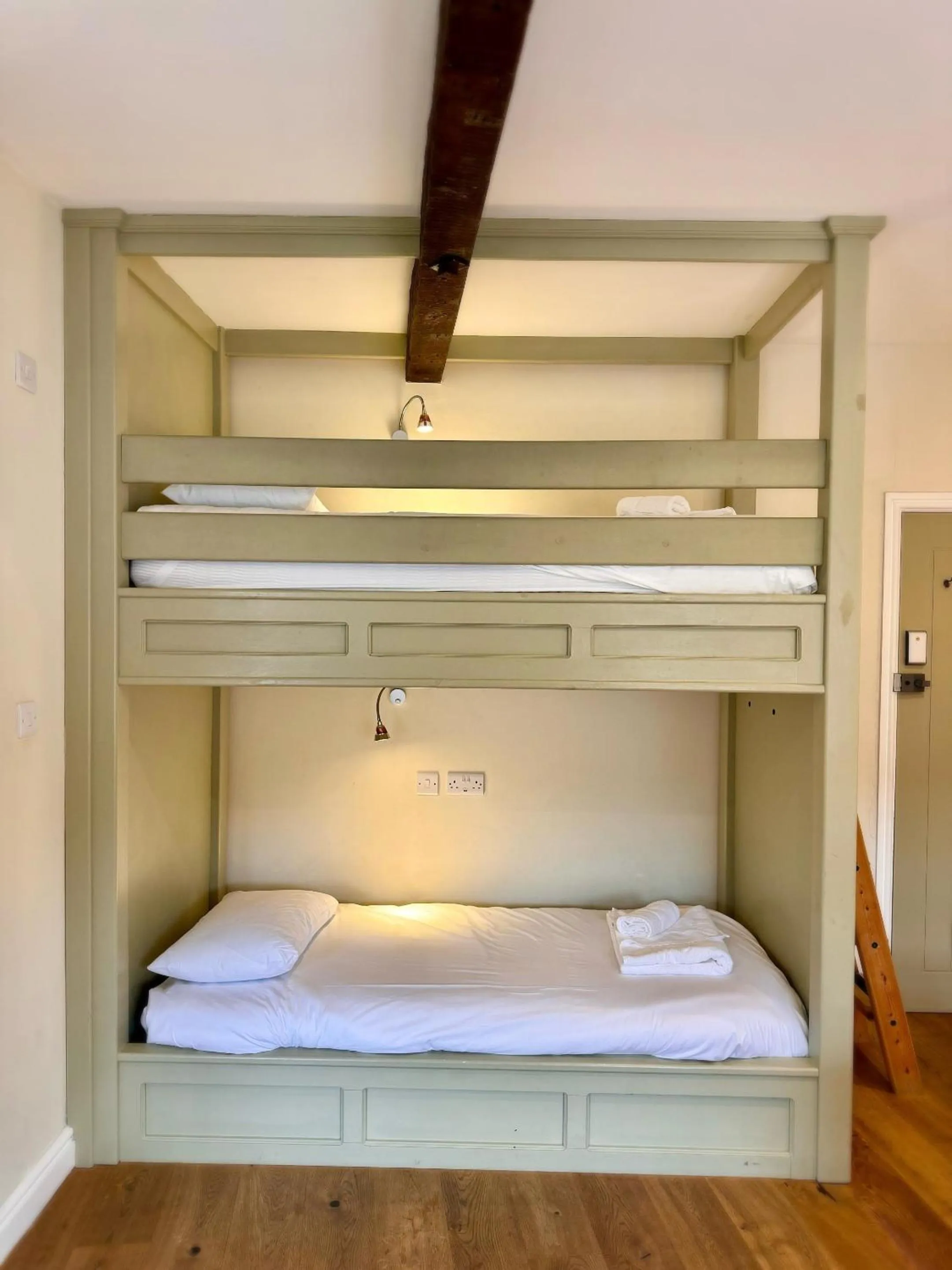 Bedroom, Bed in RIVERBANC