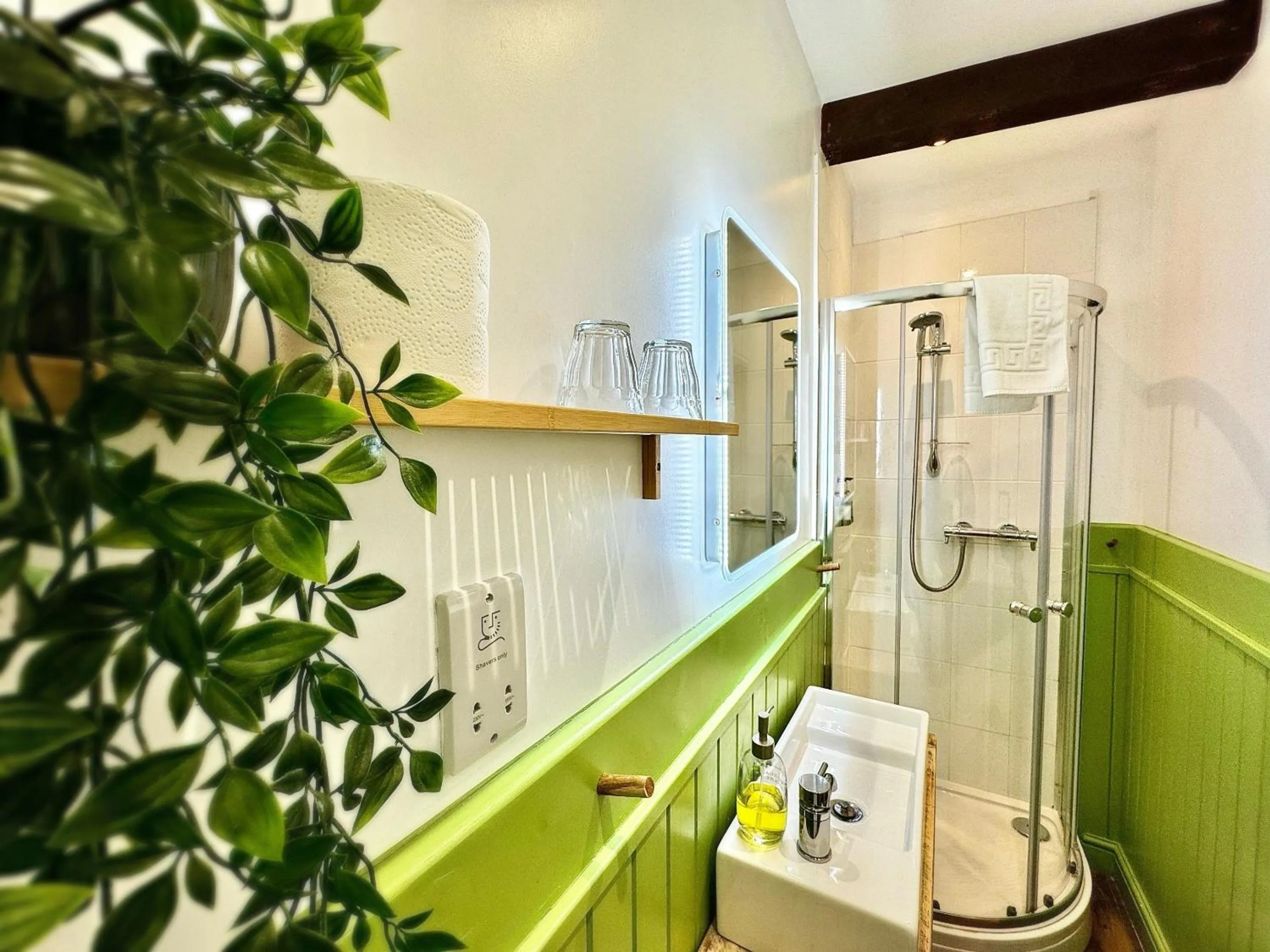 Bathroom in RIVERBANC