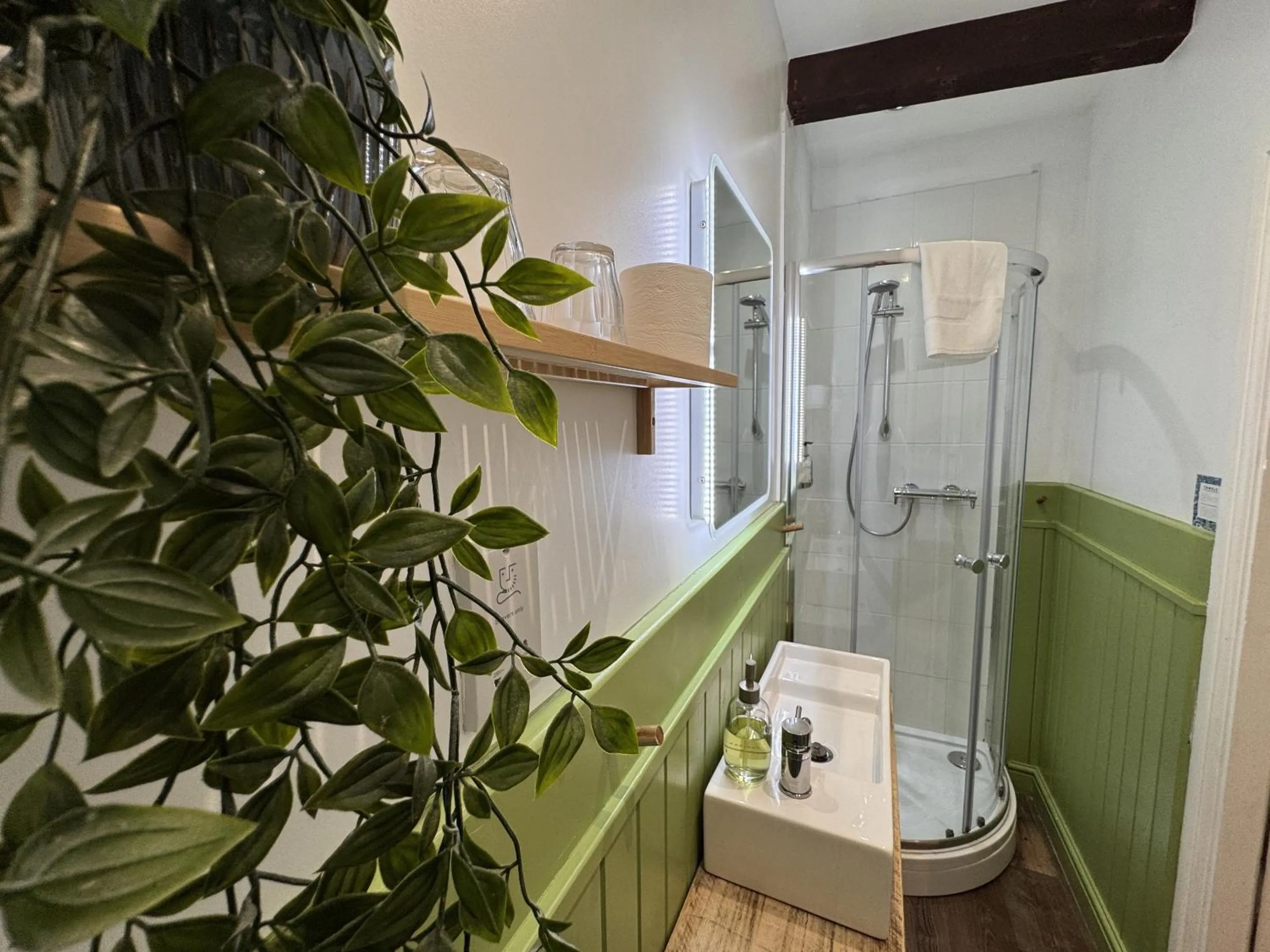 Bathroom in RIVERBANC