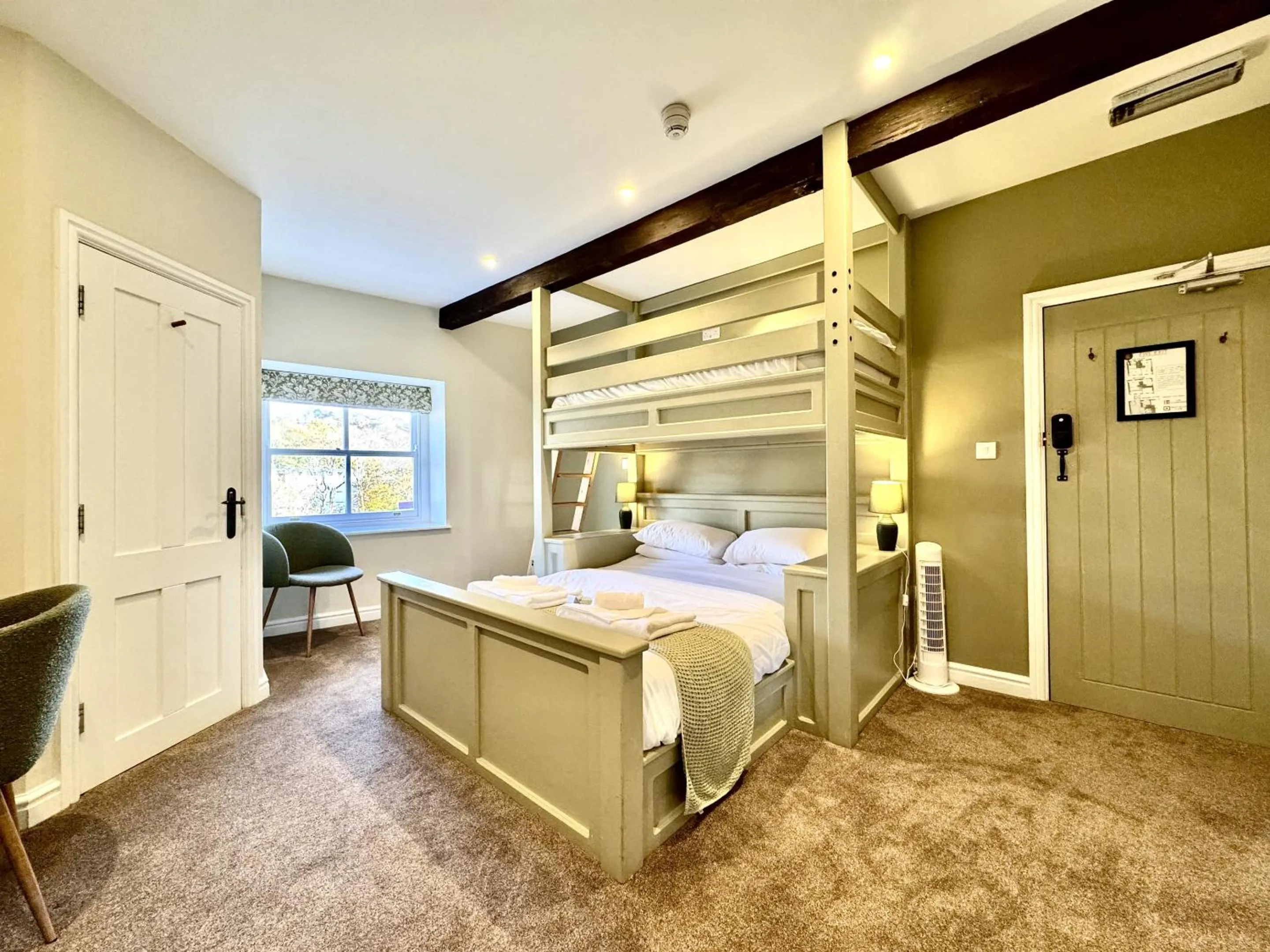 Bedroom, Bed in RIVERBANC