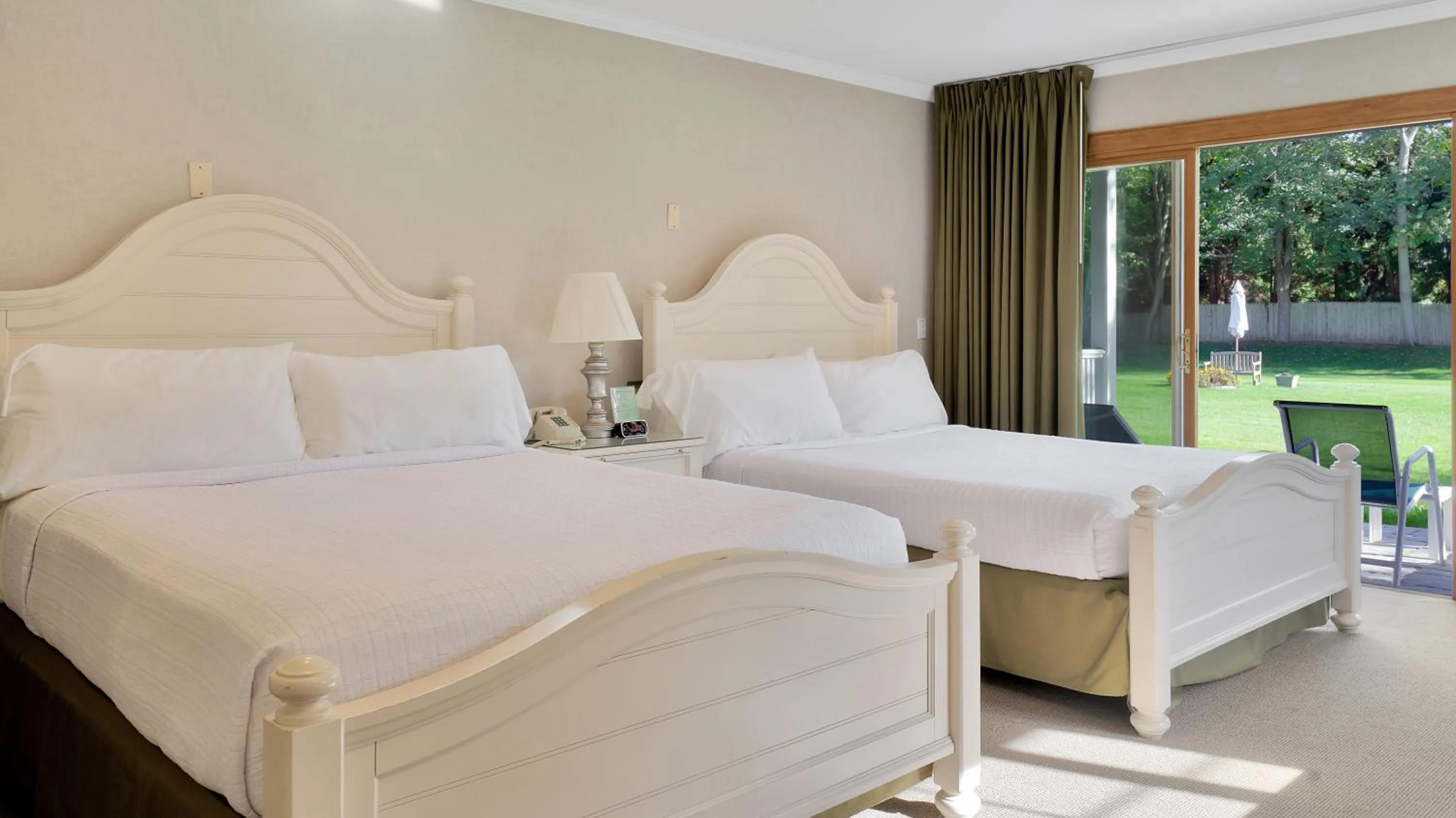 Deluxe Studio in East Hampton House Resort