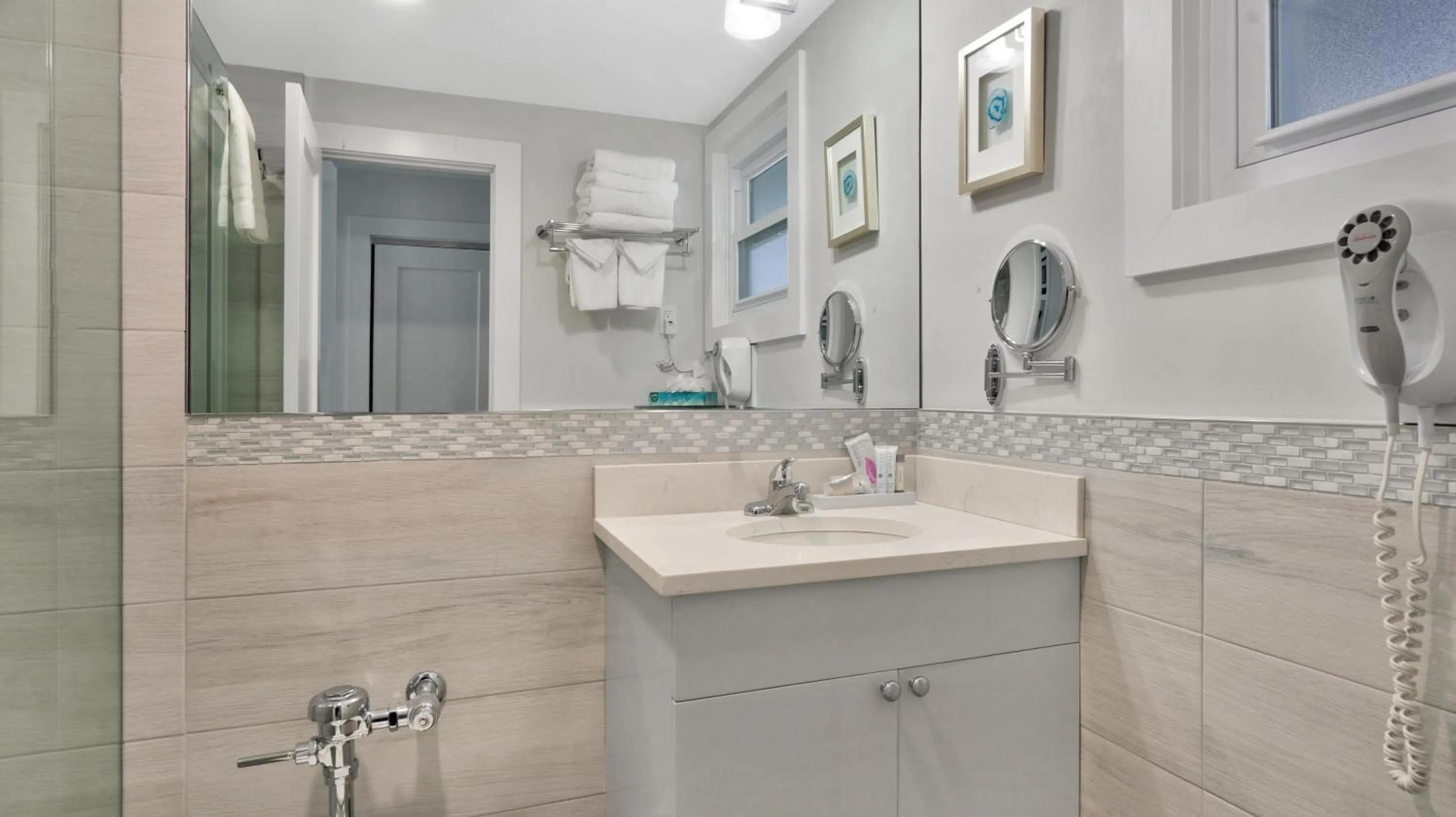 East Hampton House Resort