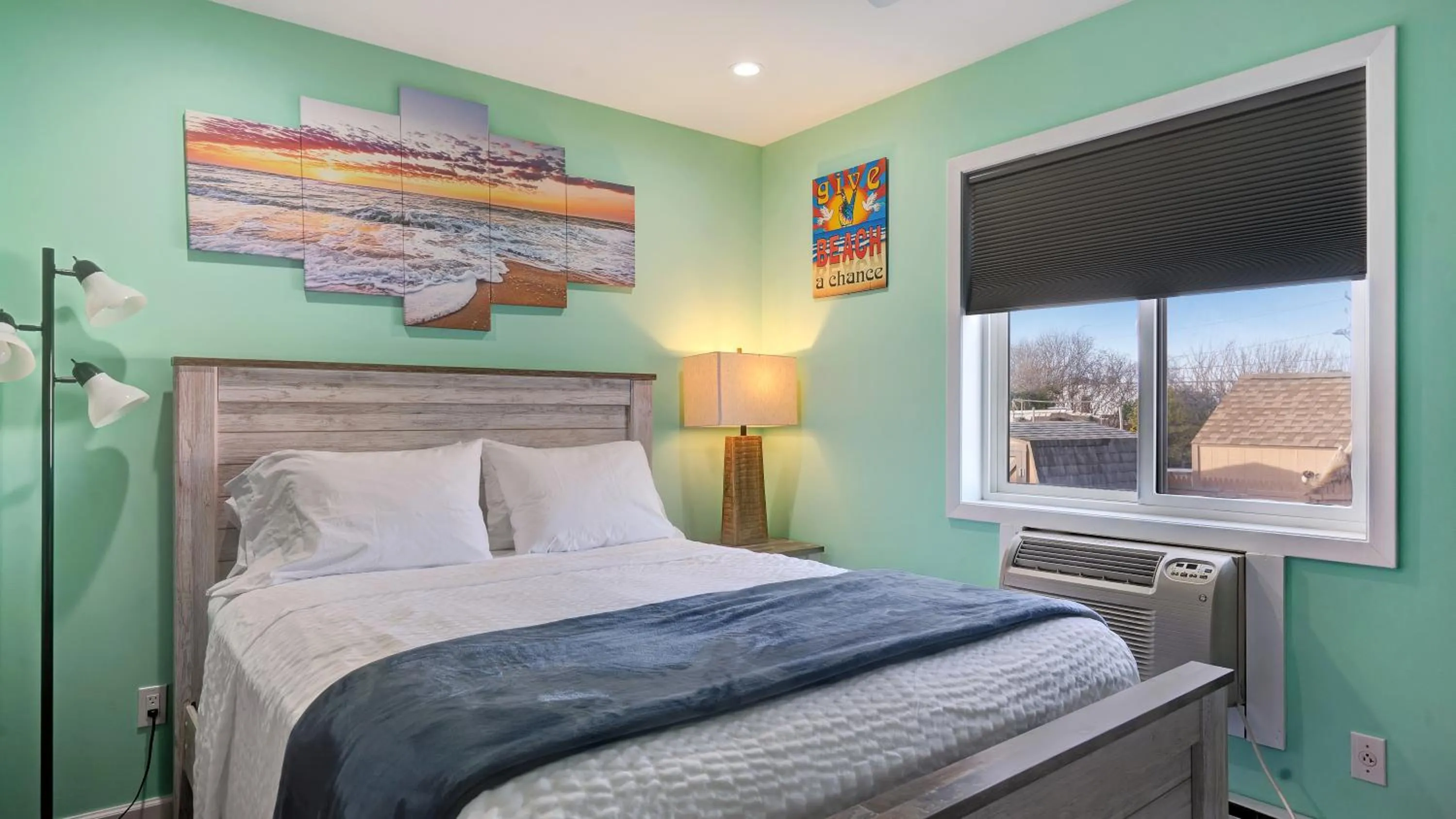 Bed in Montauk Oceanside Suites