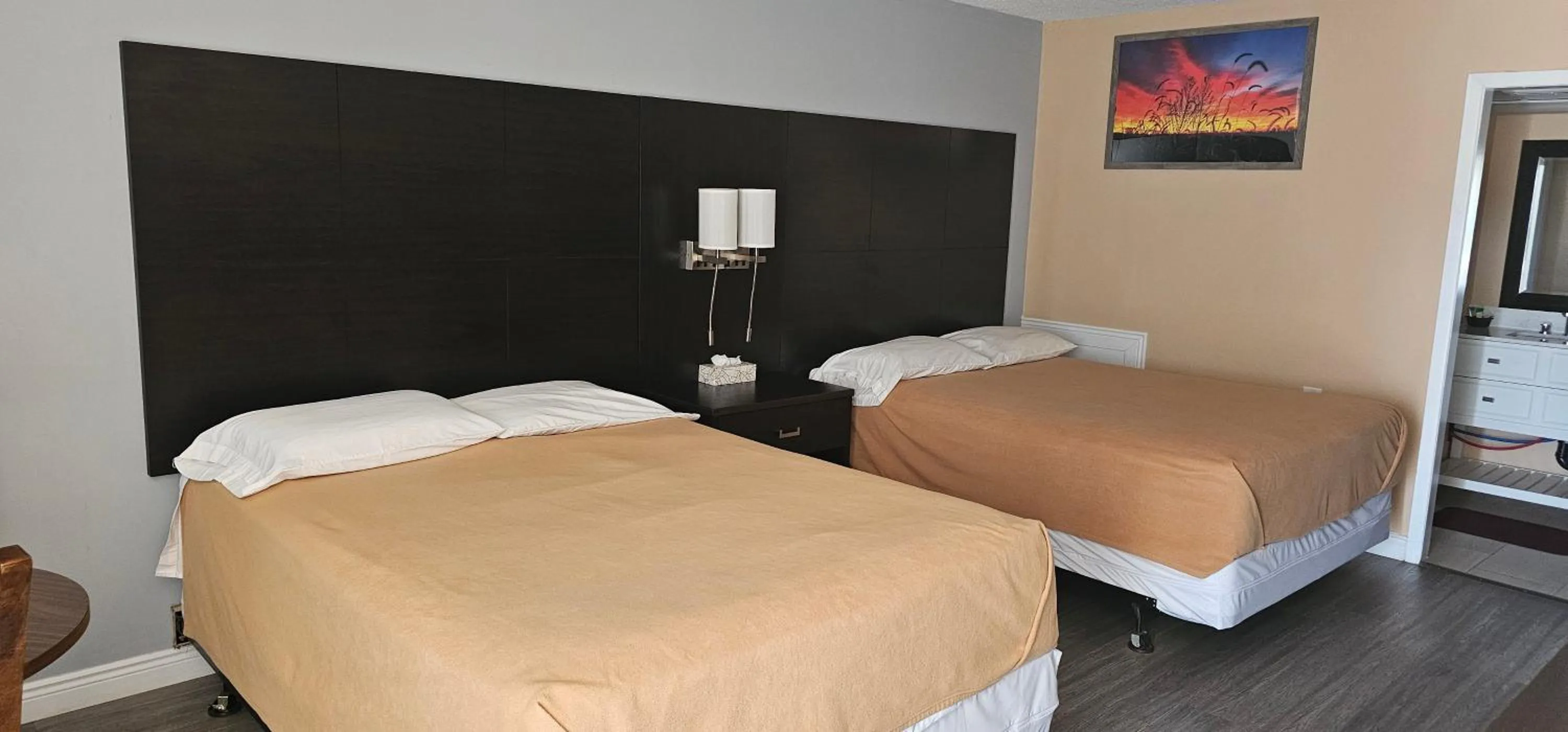 Bed in Town'n Country Motor Inn