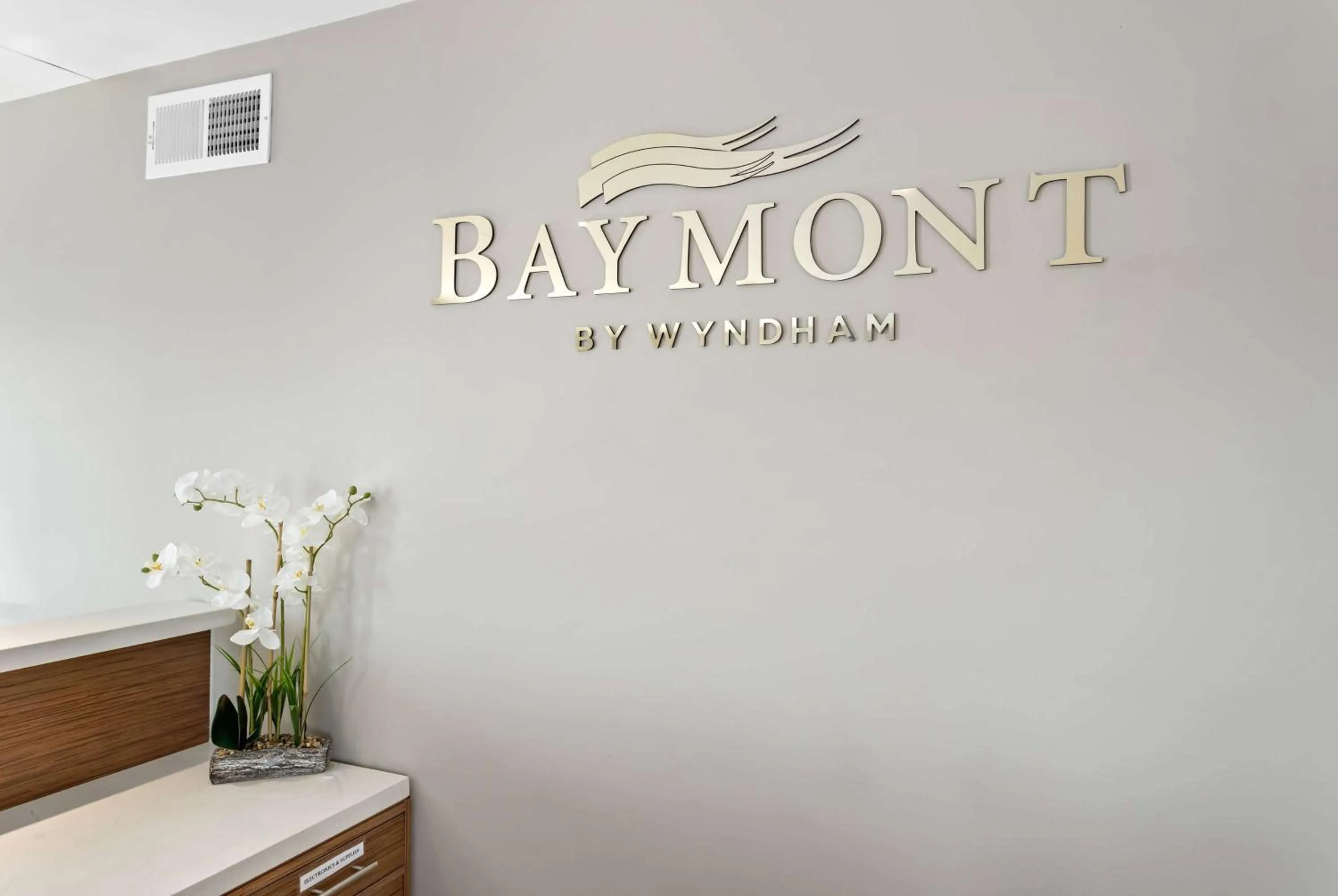 Lobby or reception in Baymont by Wyndham Beaumont