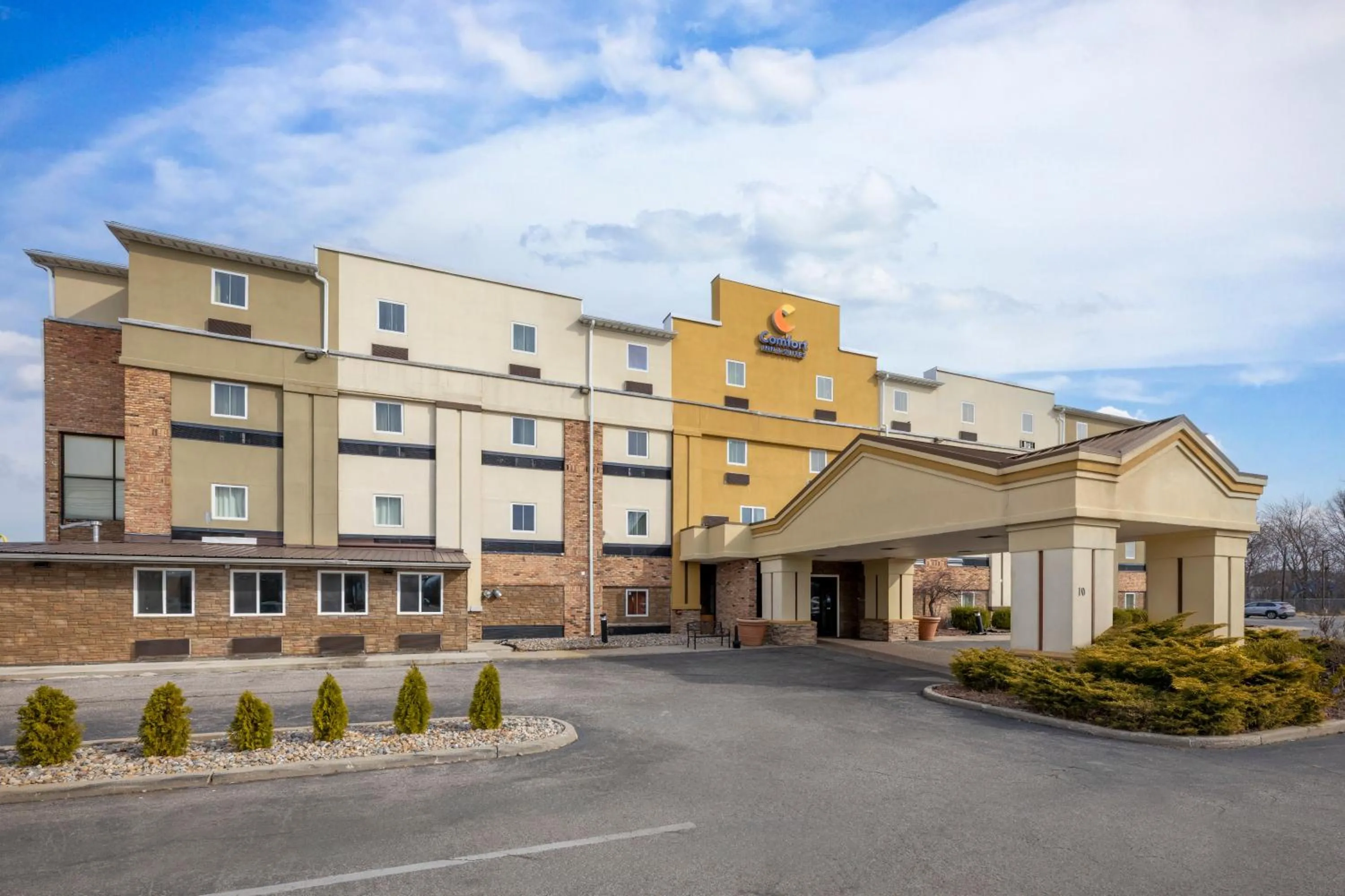 Property building in Comfort Inn & Suites
