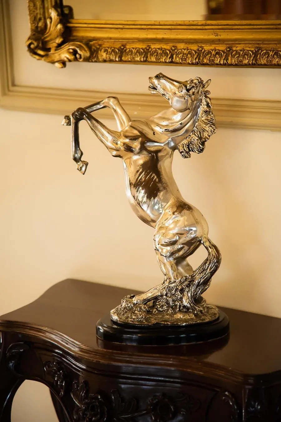 Decorative detail in AVANTI HOTEL & CONVENTION CENTER