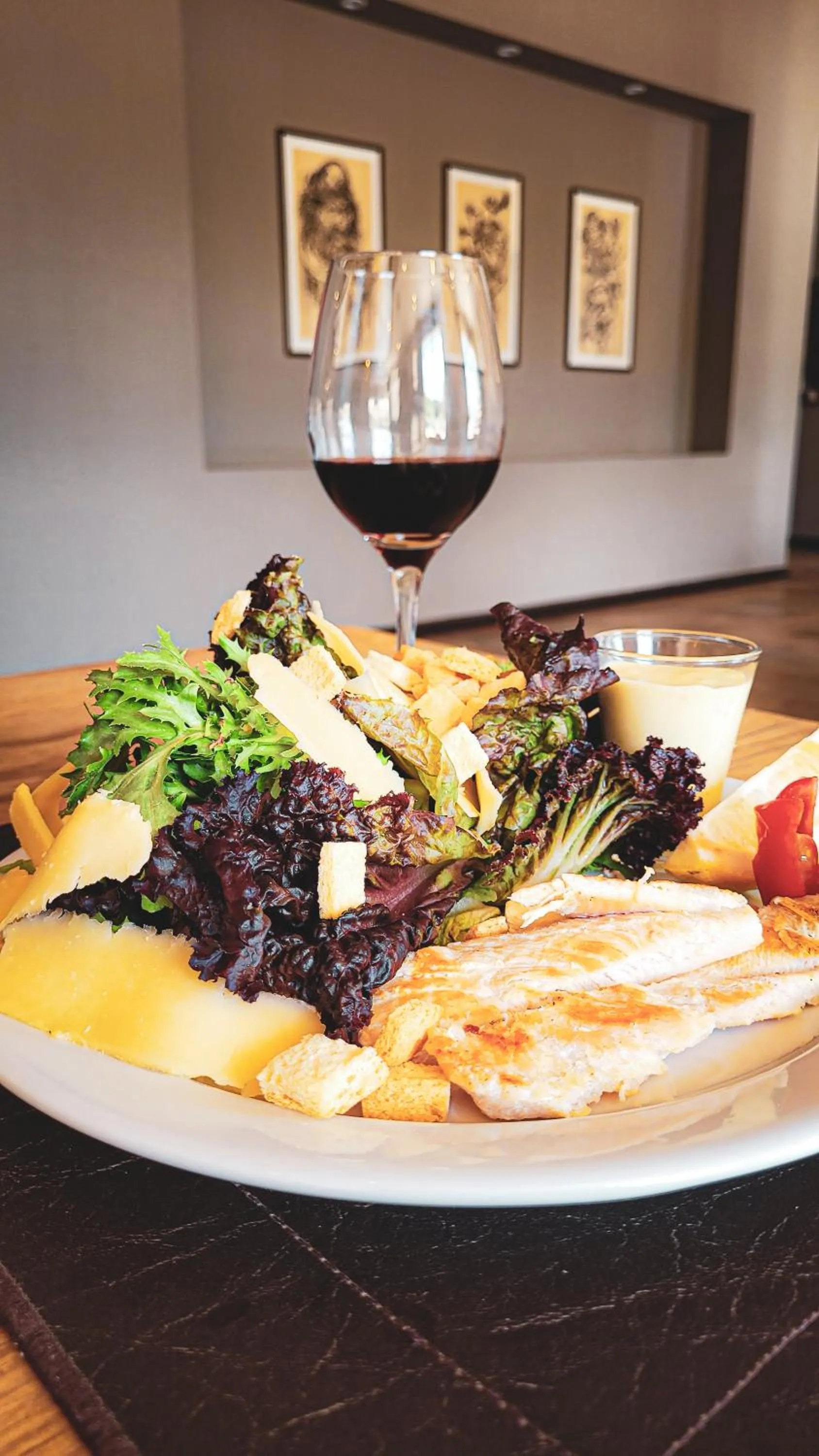 Restaurant/places to eat in Fuente Mayor Hotel & Casino