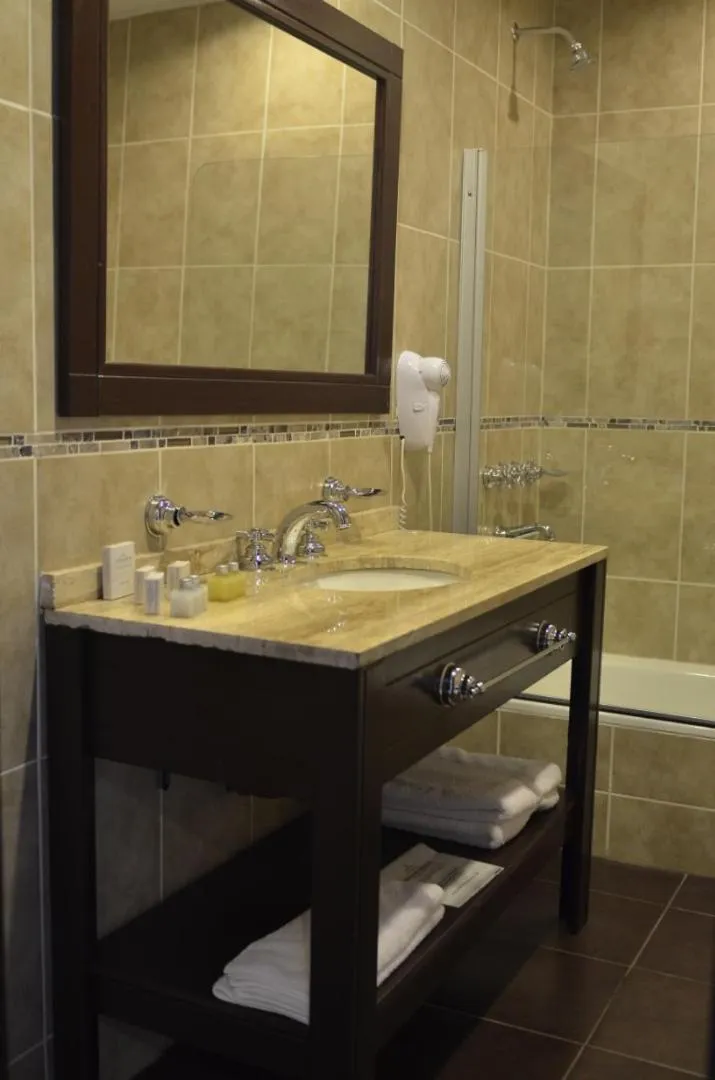 Bathroom in Fuente Mayor Hotel & Casino