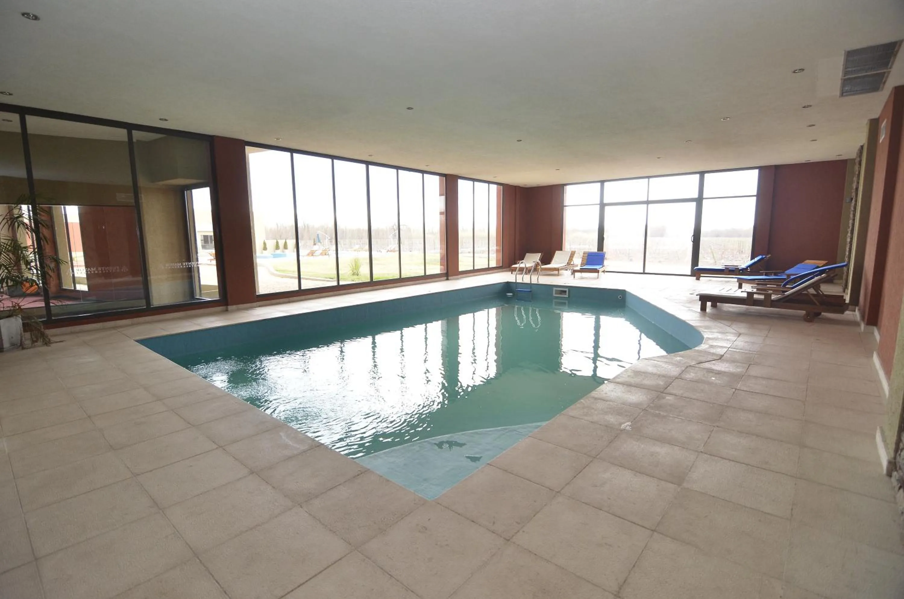 Swimming pool in Fuente Mayor Hotel & Casino