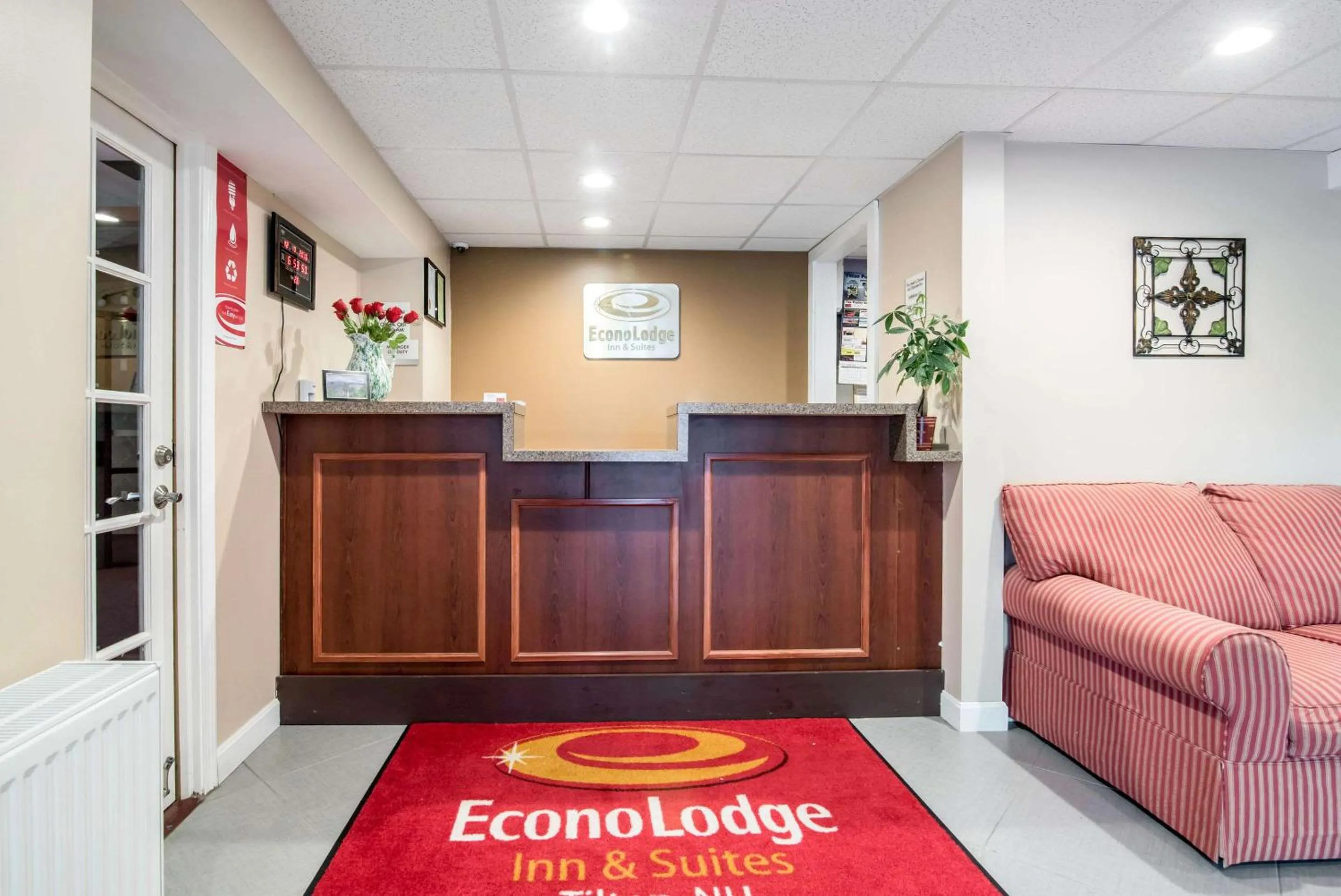 Lobby or reception in TiltonLodge Inn & Suites