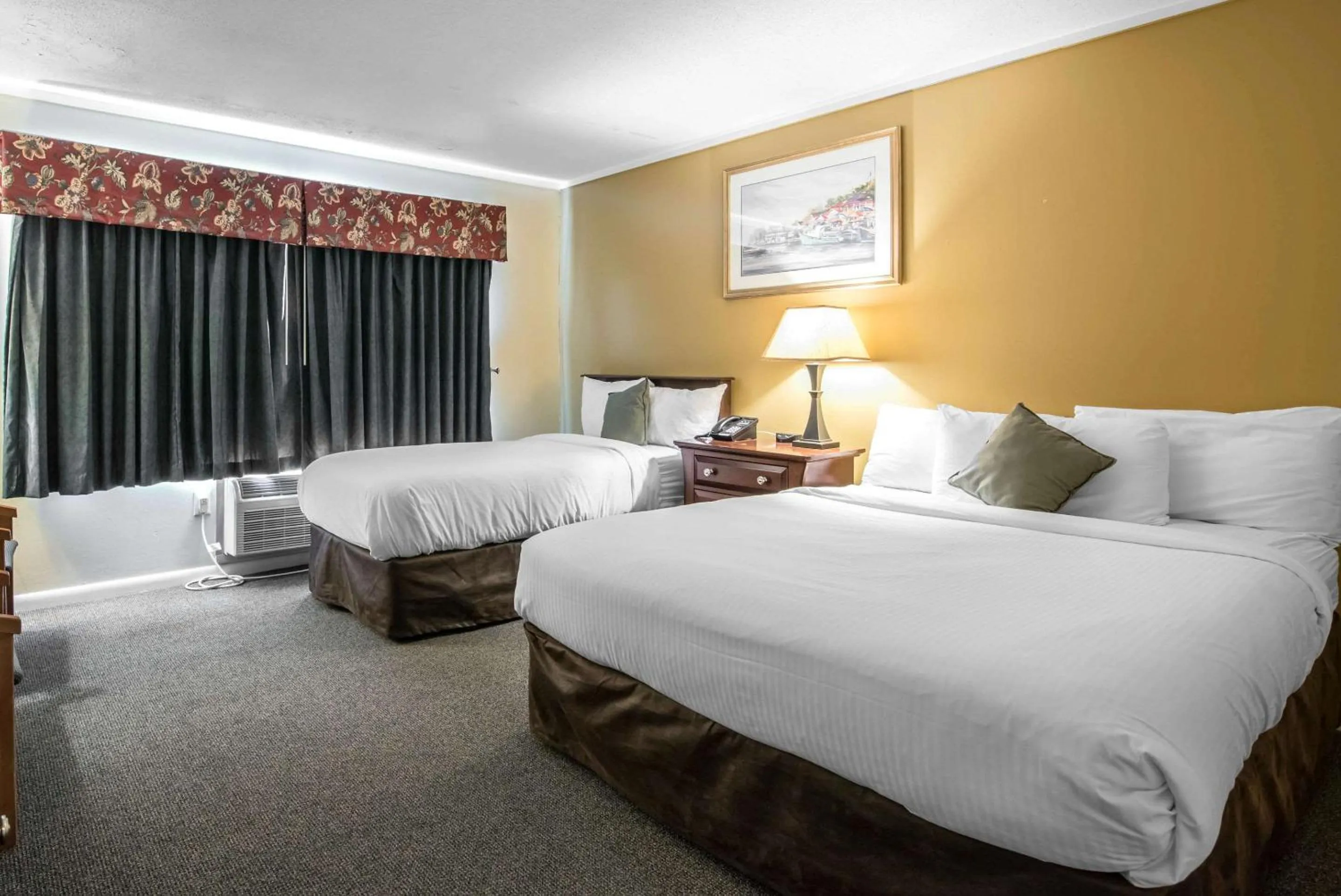 Bedroom, Bed in TiltonLodge Inn & Suites