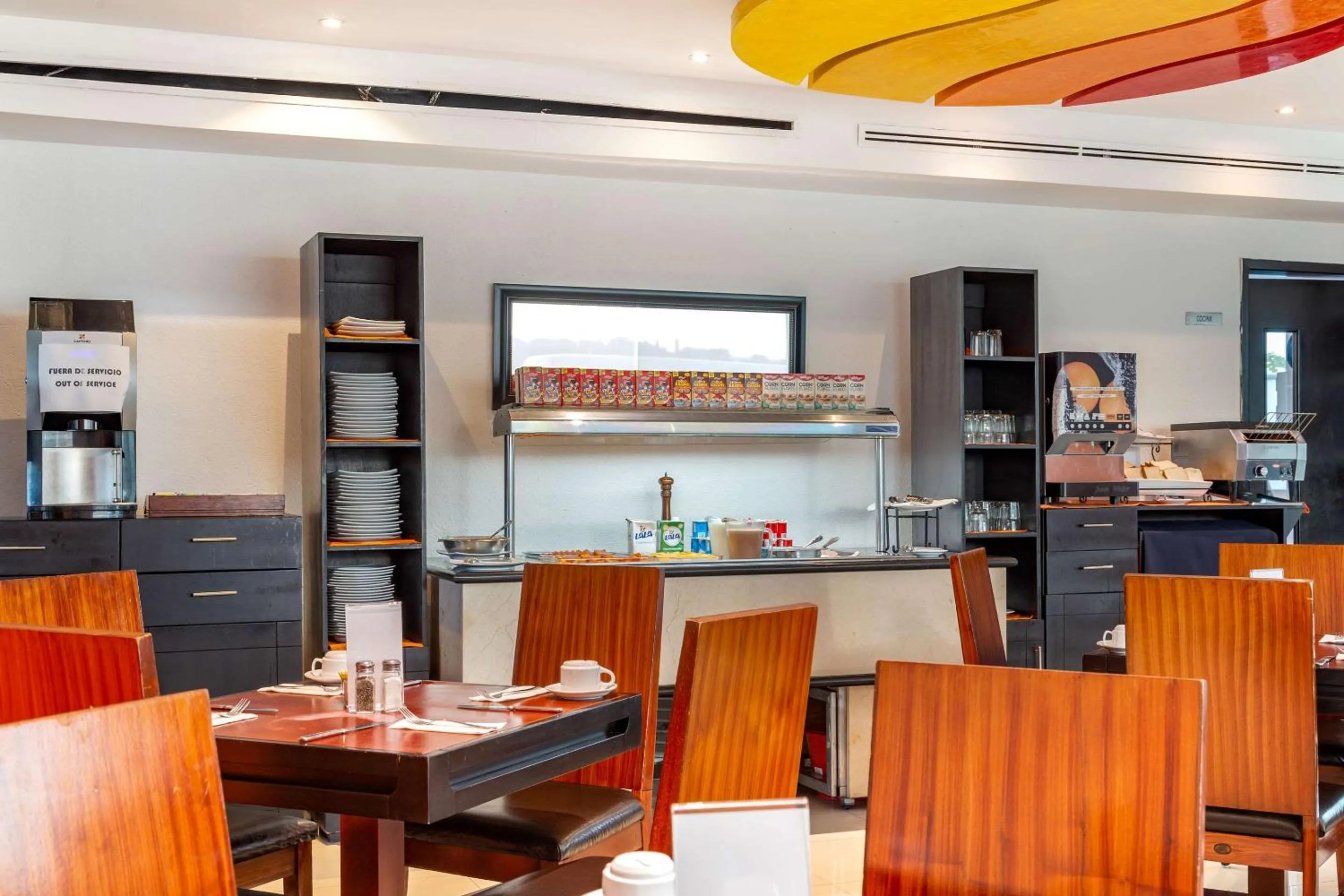 Restaurant/places to eat in Comfort Inn Cancún Aeropuerto