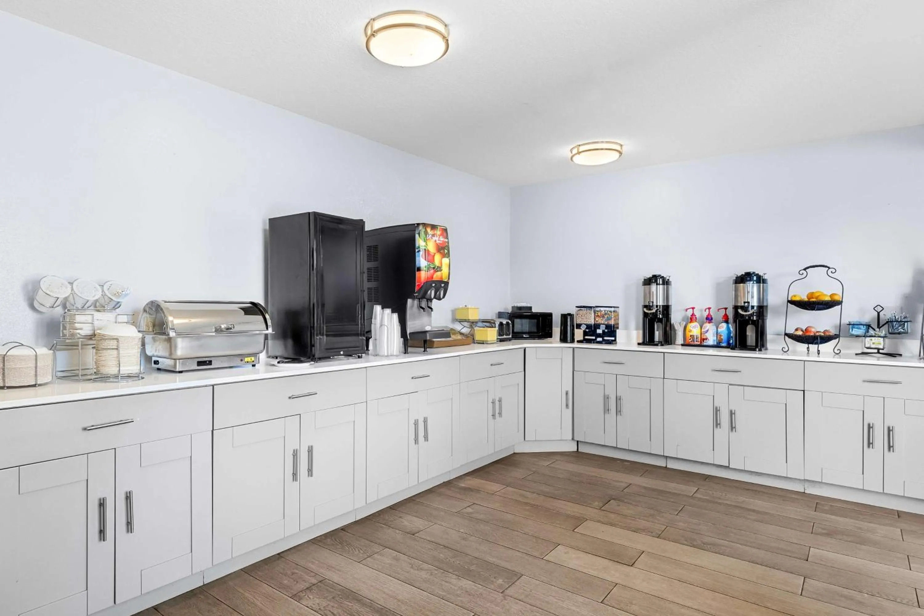 Breakfast in SureStay Plus by Best Western Beaumont