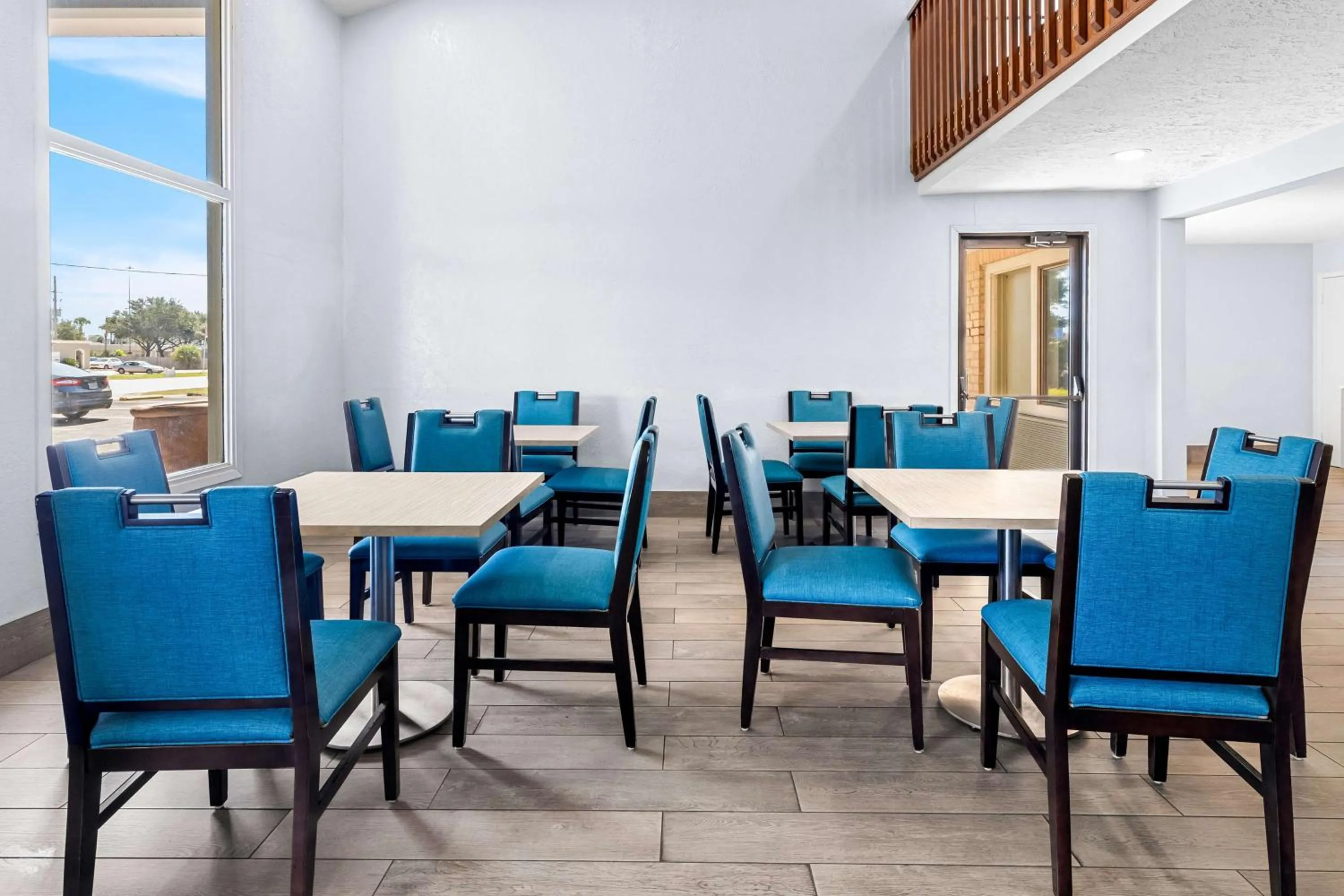 Breakfast in SureStay Plus by Best Western Beaumont