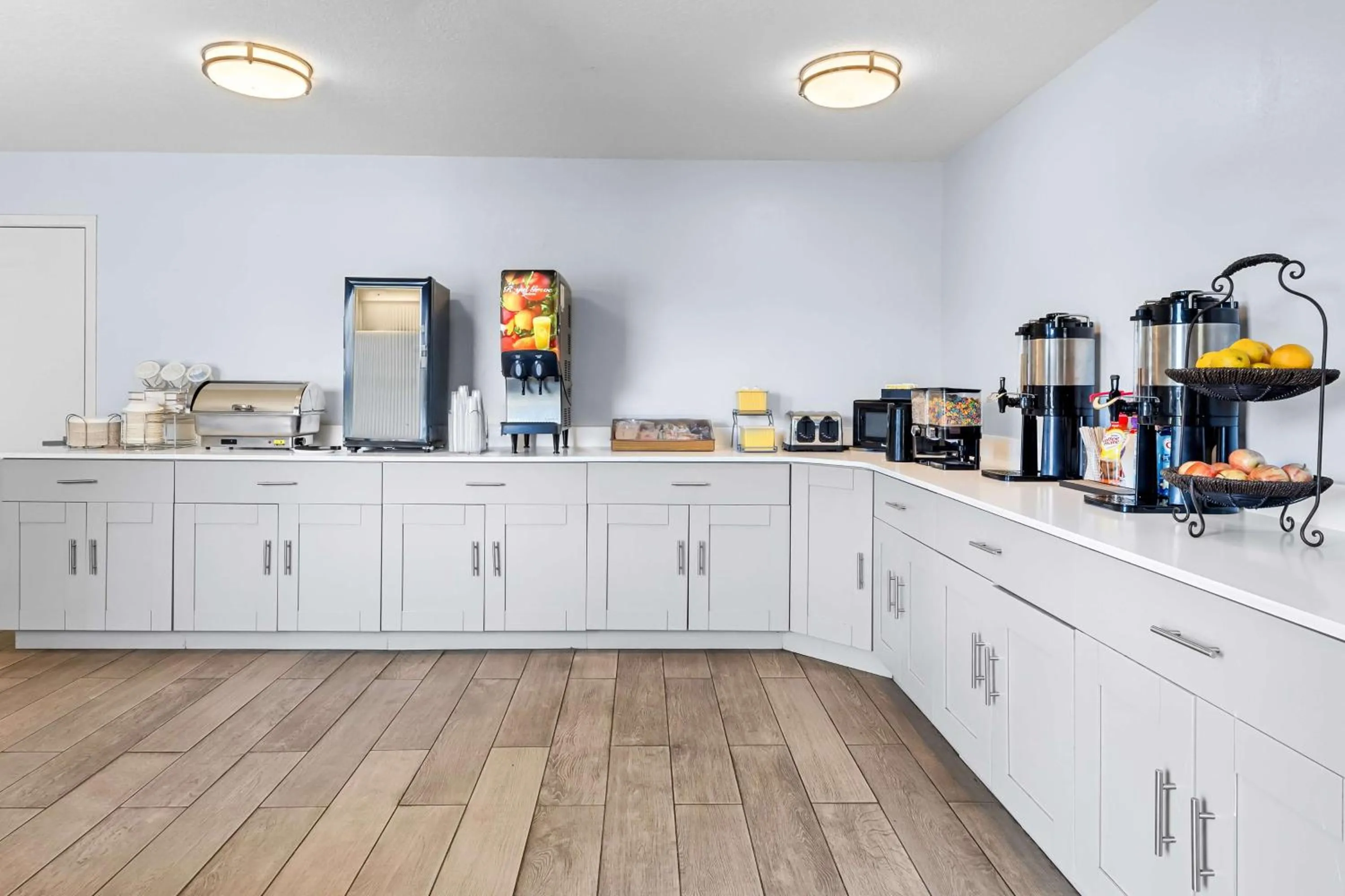 Breakfast in SureStay Plus by Best Western Beaumont