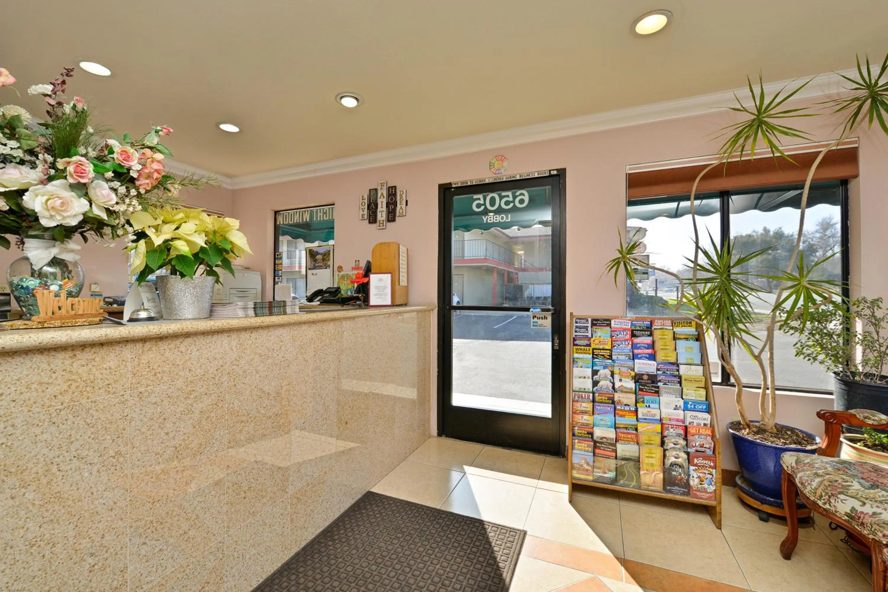 Lobby or reception in Atascadero Inn