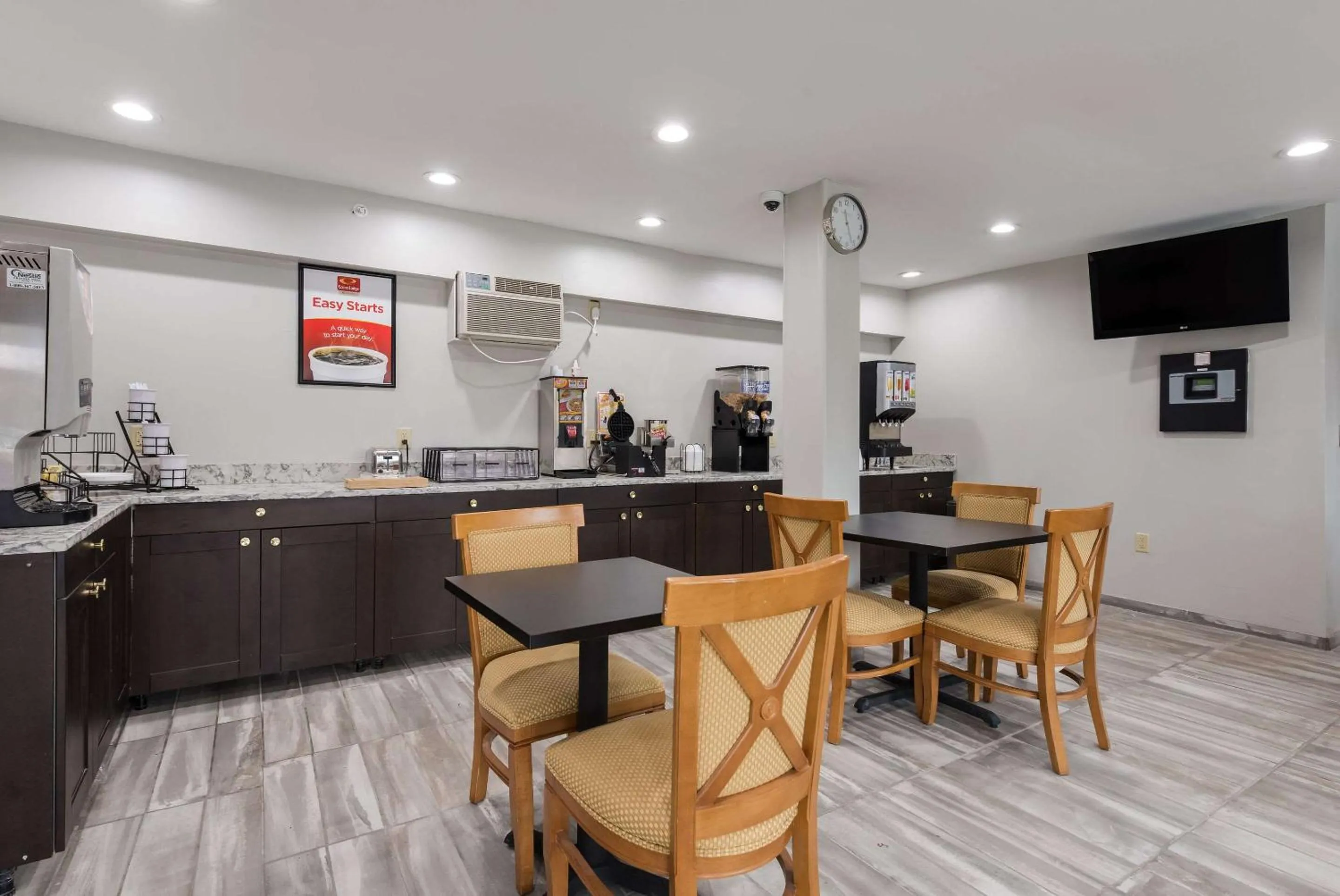 Restaurant/places to eat in Econo Lodge Inn & Suites