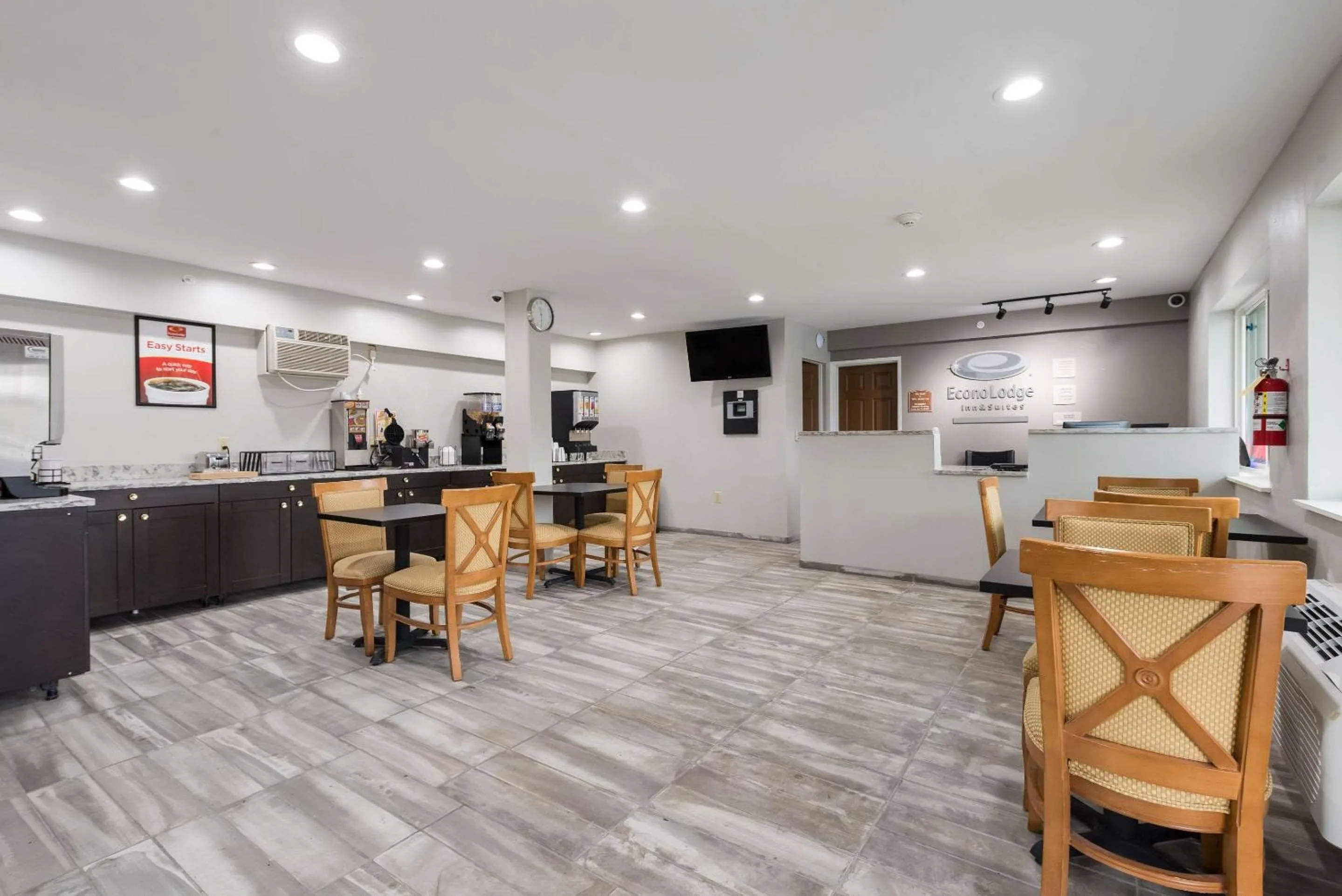 Restaurant/places to eat in Econo Lodge Inn & Suites