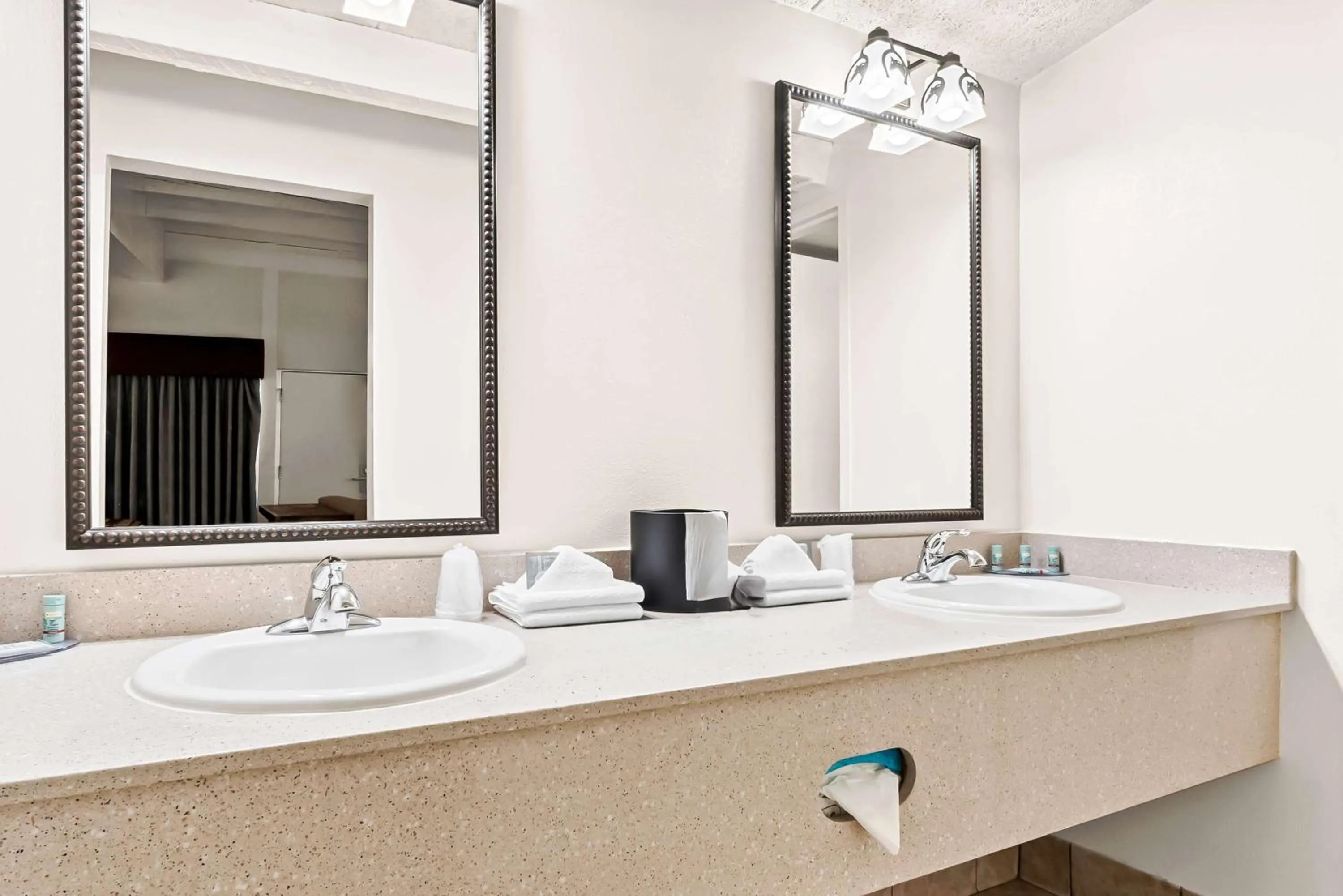 Bathroom in Best Western Outlaw Inn