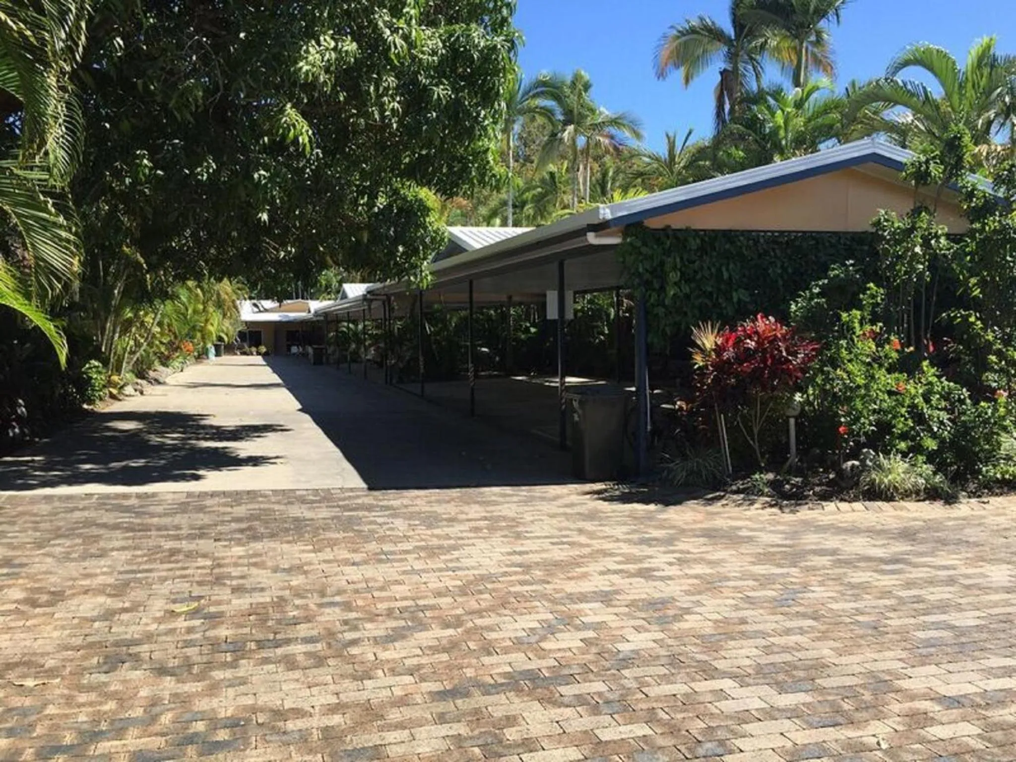 Facade/entrance in Lazy Lizard Motor Inn