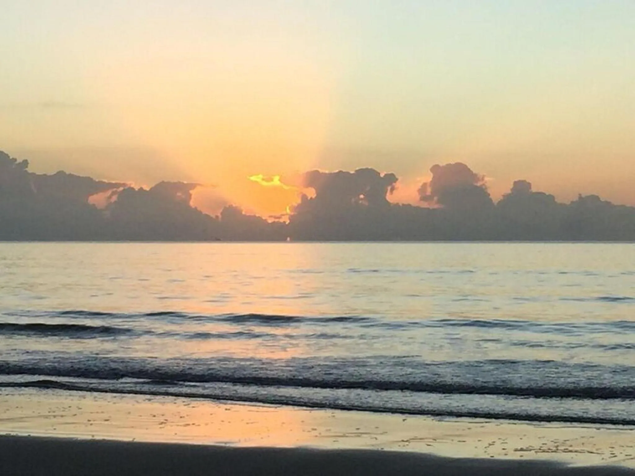 Sunrise in Lazy Lizard Motor Inn