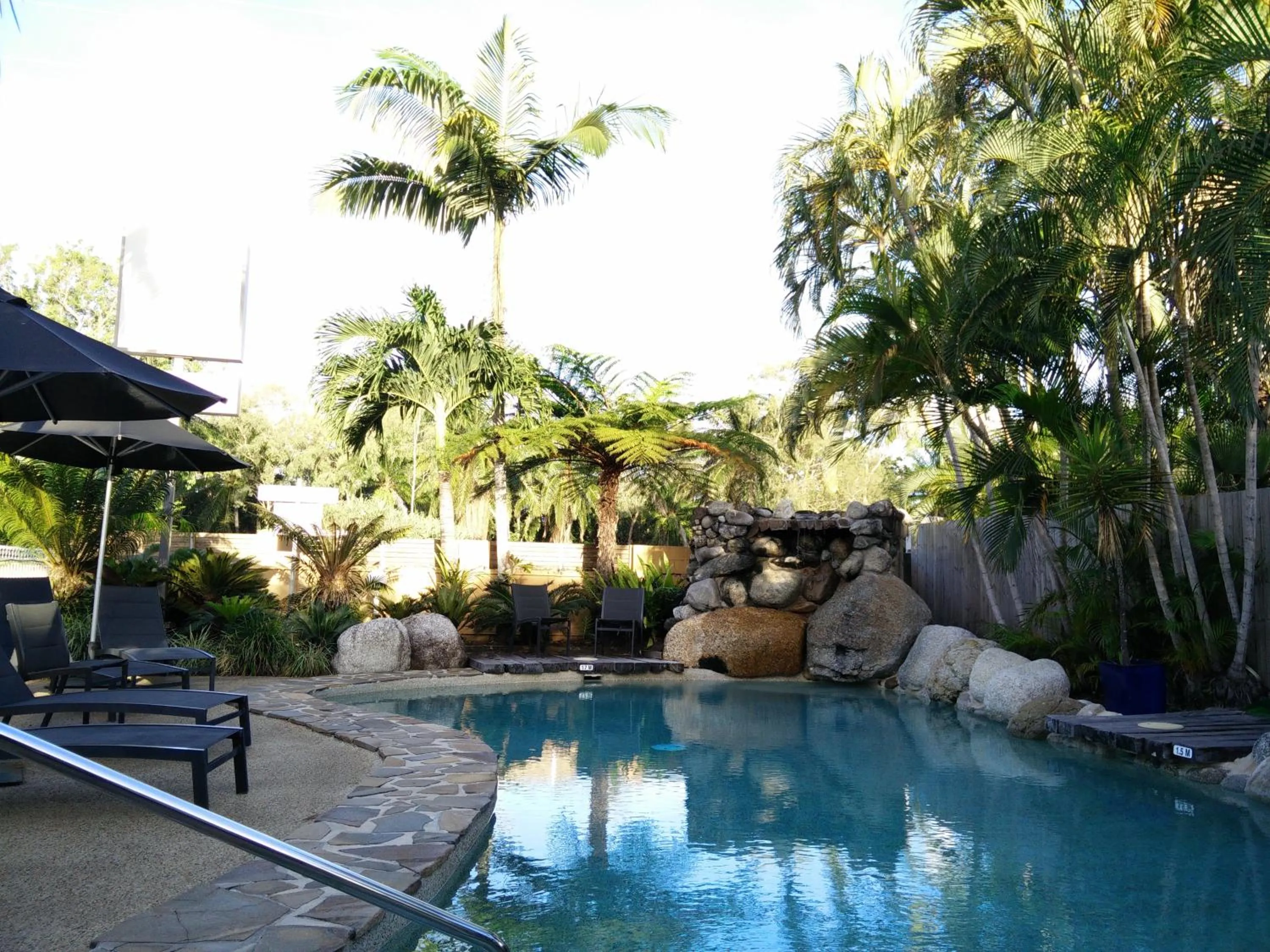 Swimming pool in Lazy Lizard Motor Inn