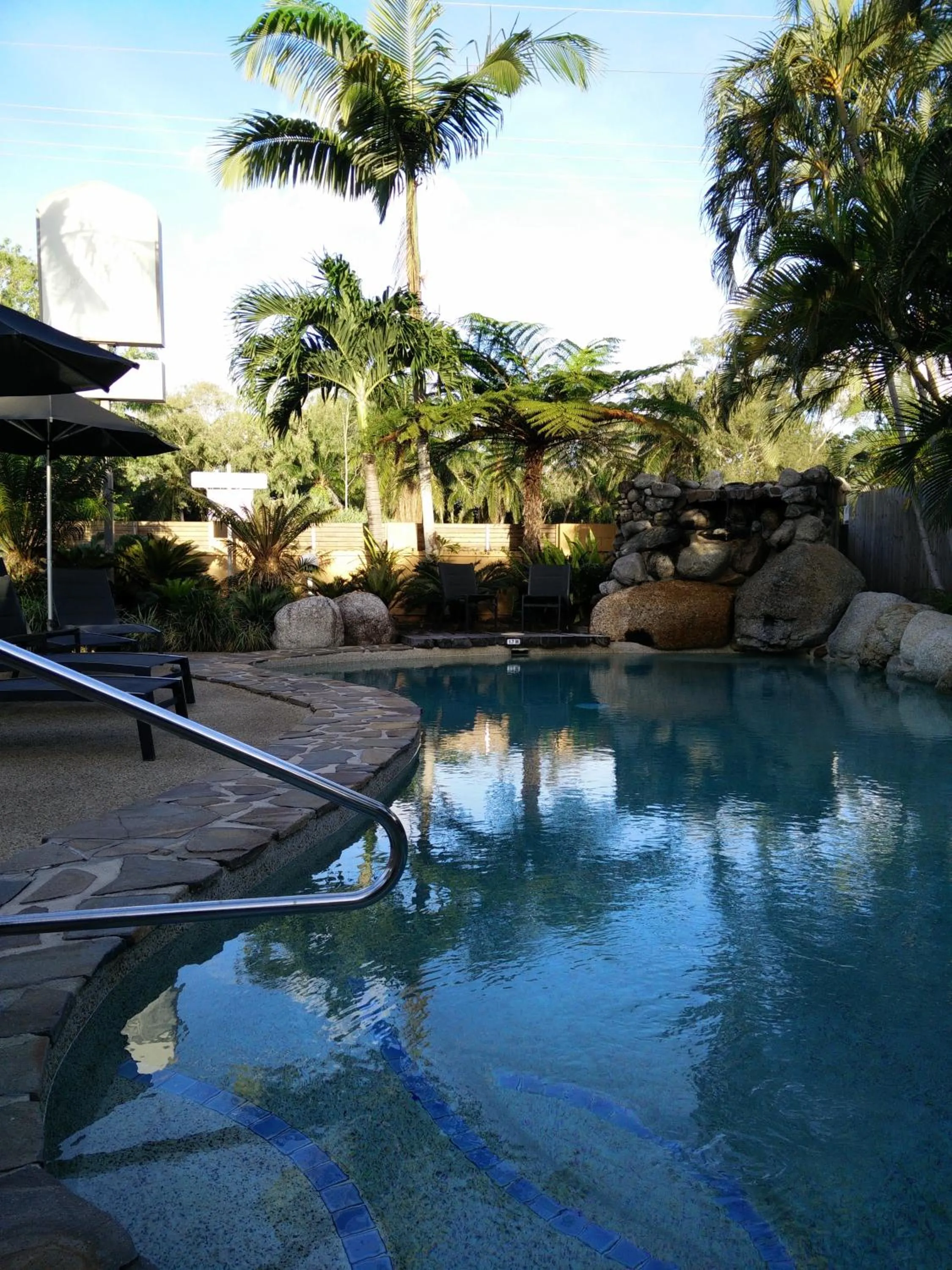 Swimming pool in Lazy Lizard Motor Inn