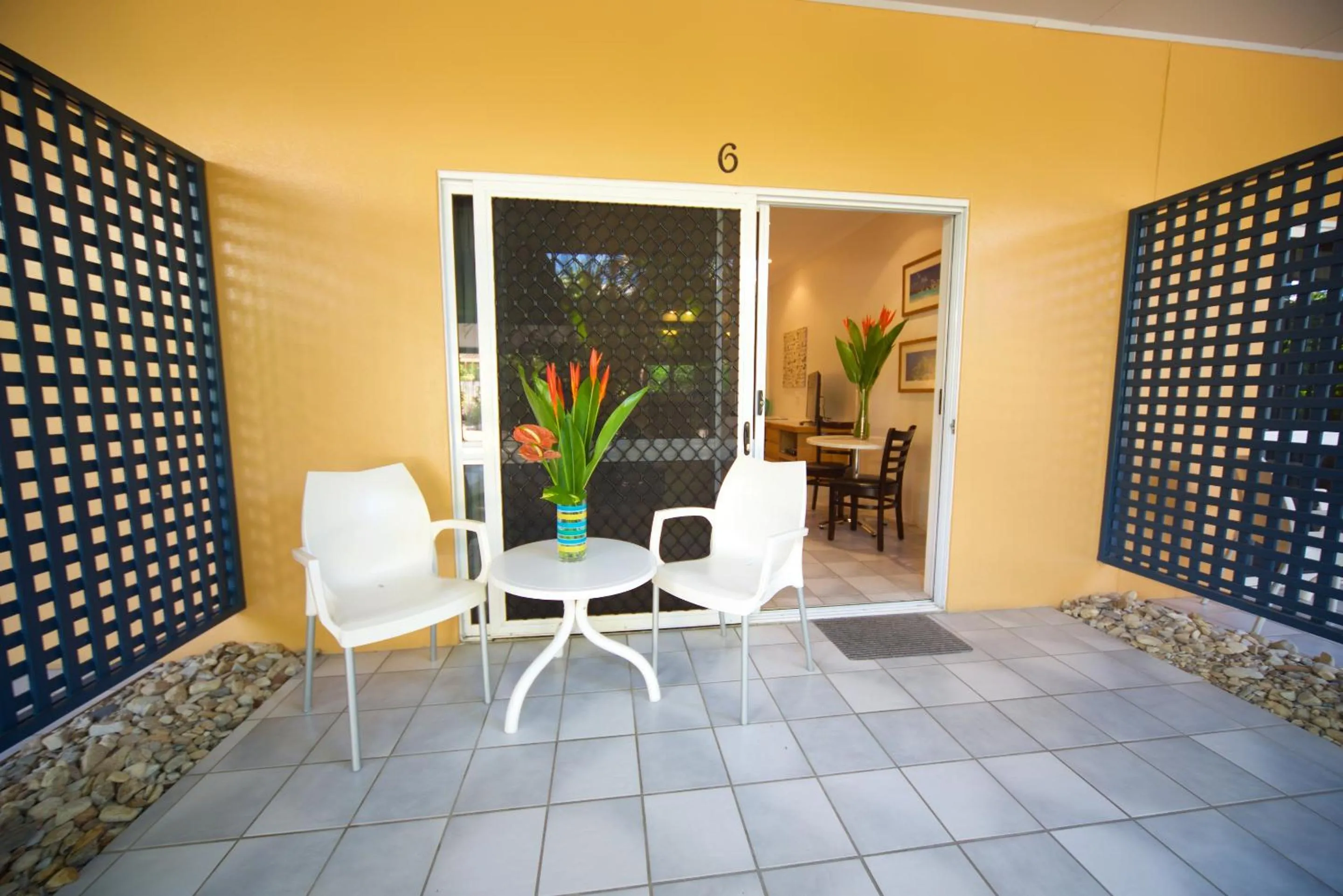 Patio in Lazy Lizard Motor Inn