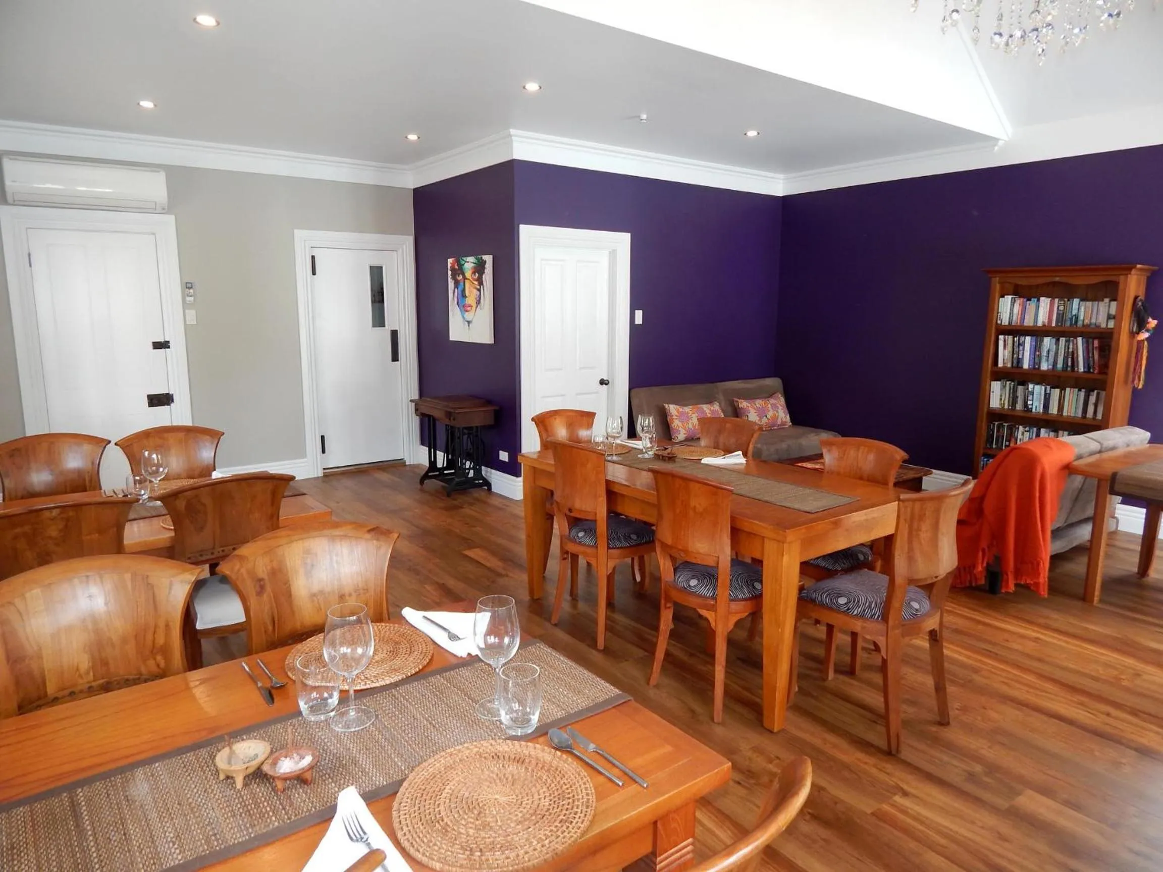 Restaurant/places to eat in Lupton Lodge