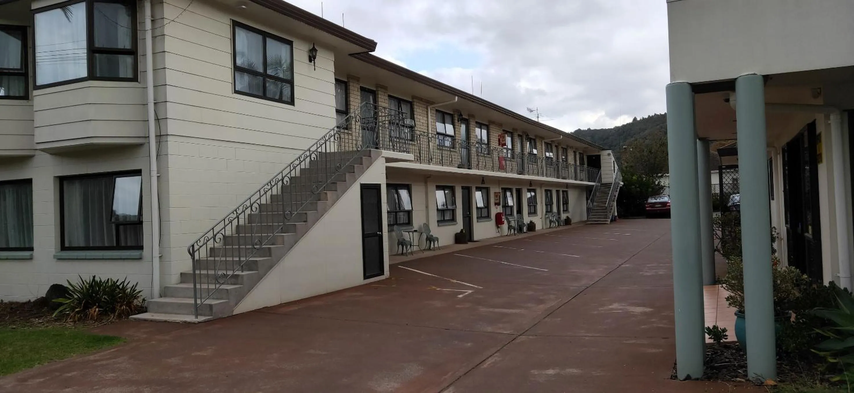 Property building in Cypress Court Motel