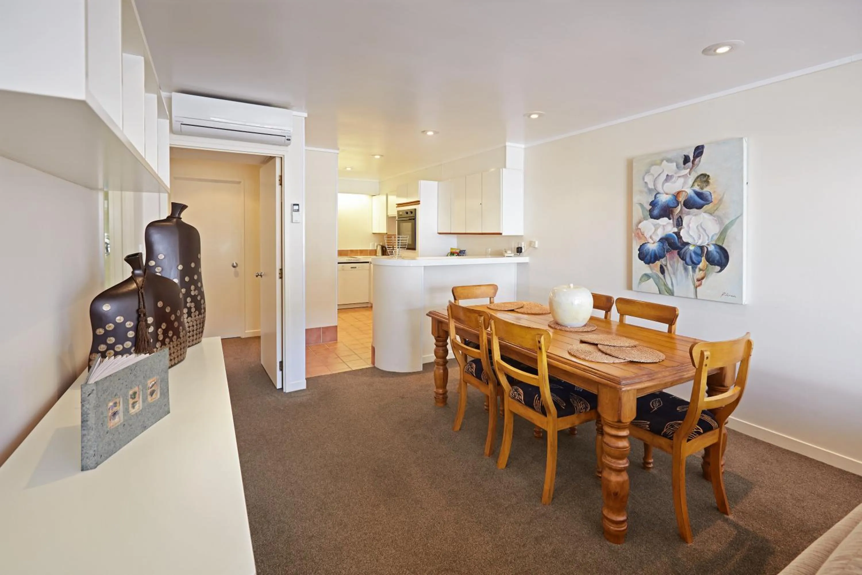 Photo of the whole room in Pioneer Waterfront Apartments