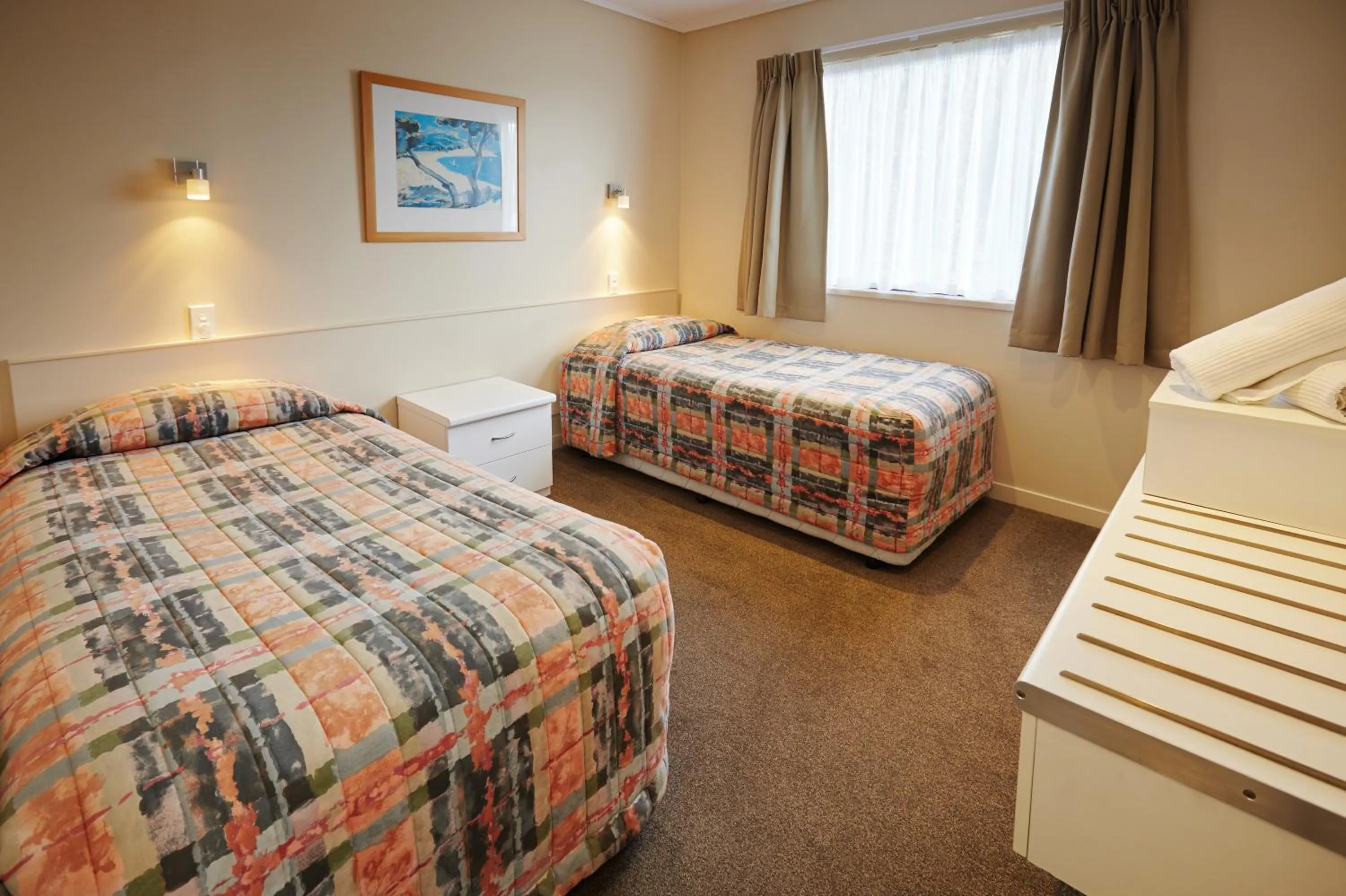 Bedroom, Bed in Pioneer Waterfront Apartments